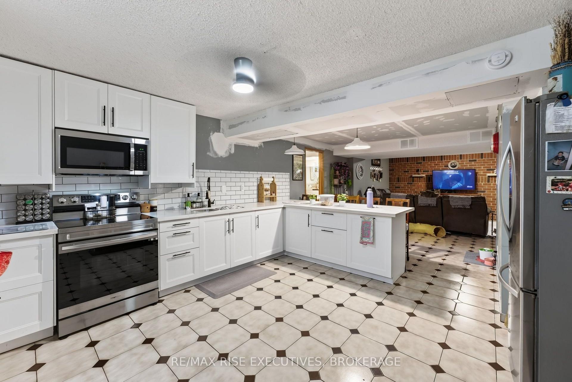 Photo 37 of 617 Rivermeade Avenue, Kingston, East Gardiners Rd — HOMEH