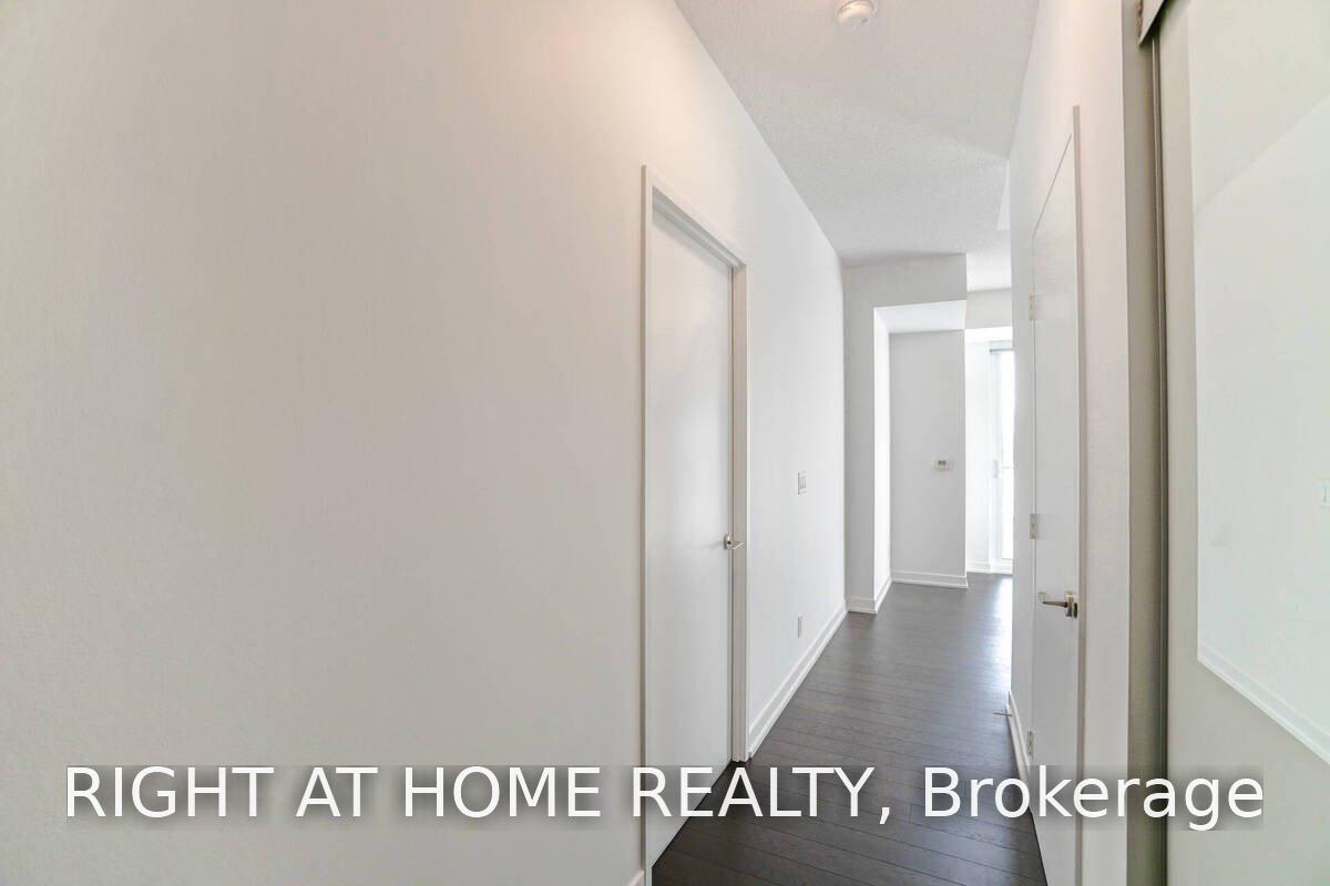 Photo 5 of Unit N821, 120 Bayview Avenue, Toronto, Waterfront Communities — HOMEH