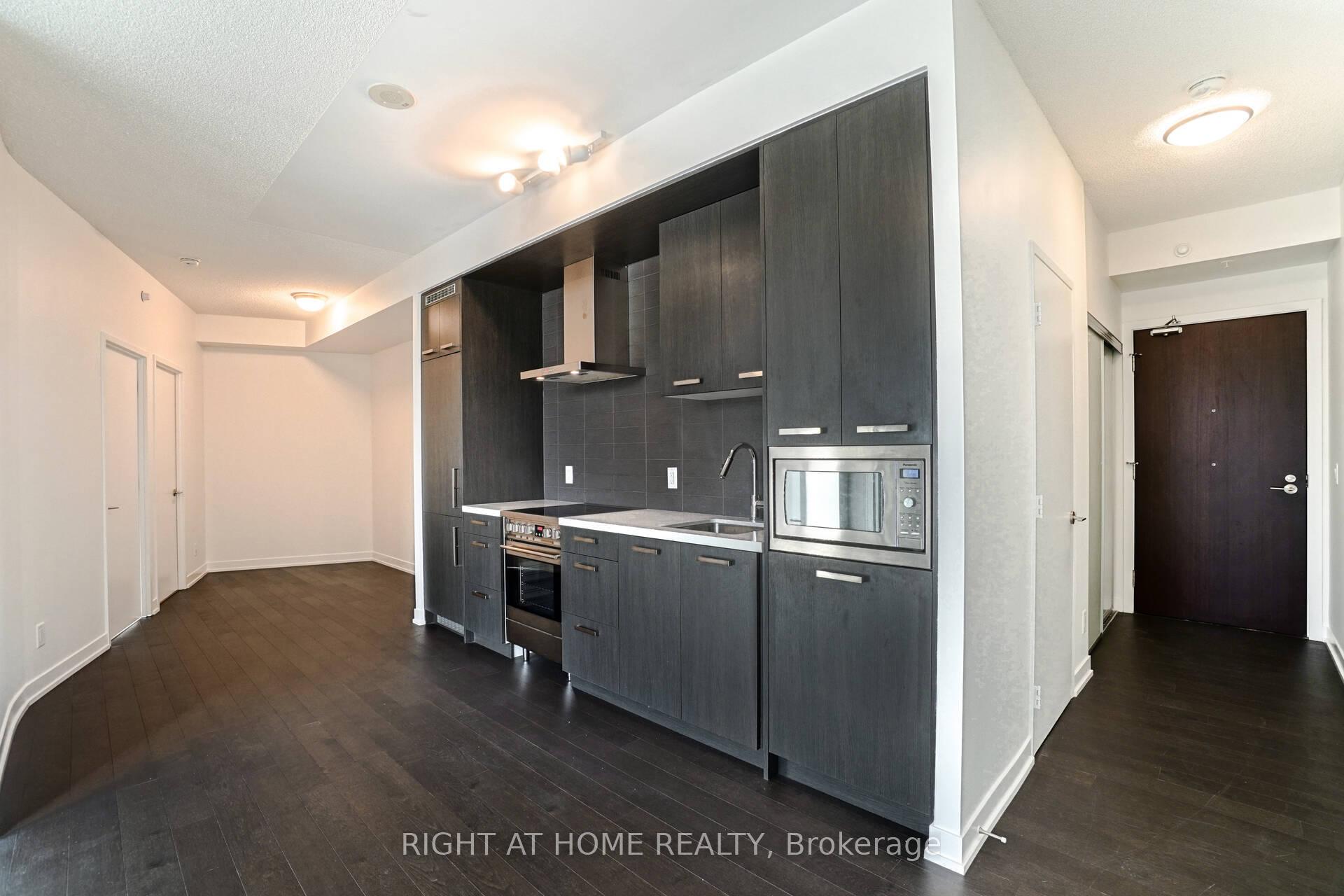 Photo 8 of Unit N821, 120 Bayview Avenue, Toronto, Waterfront Communities — HOMEH