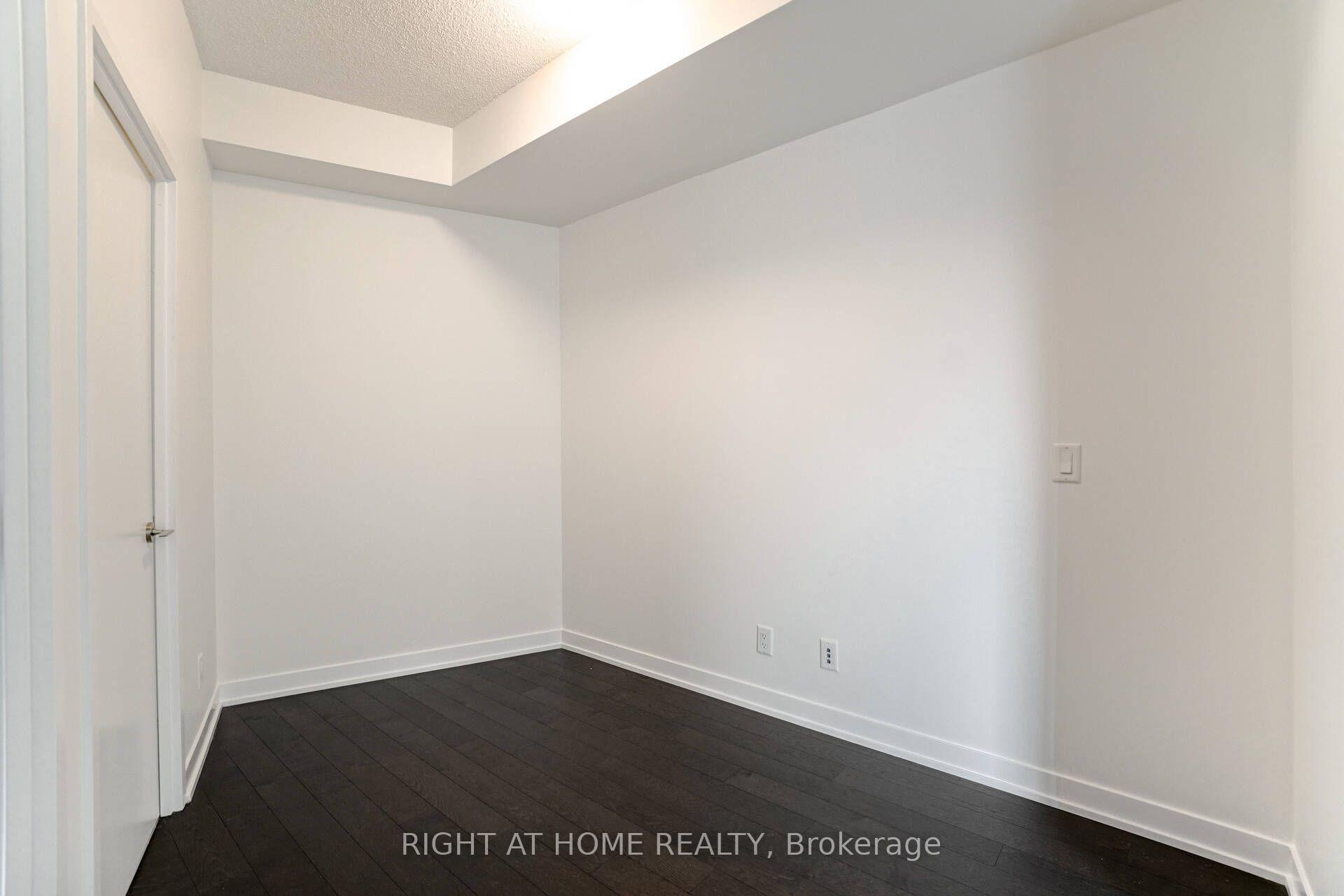 Photo 12 of Unit N821, 120 Bayview Avenue, Toronto, Waterfront Communities — HOMEH