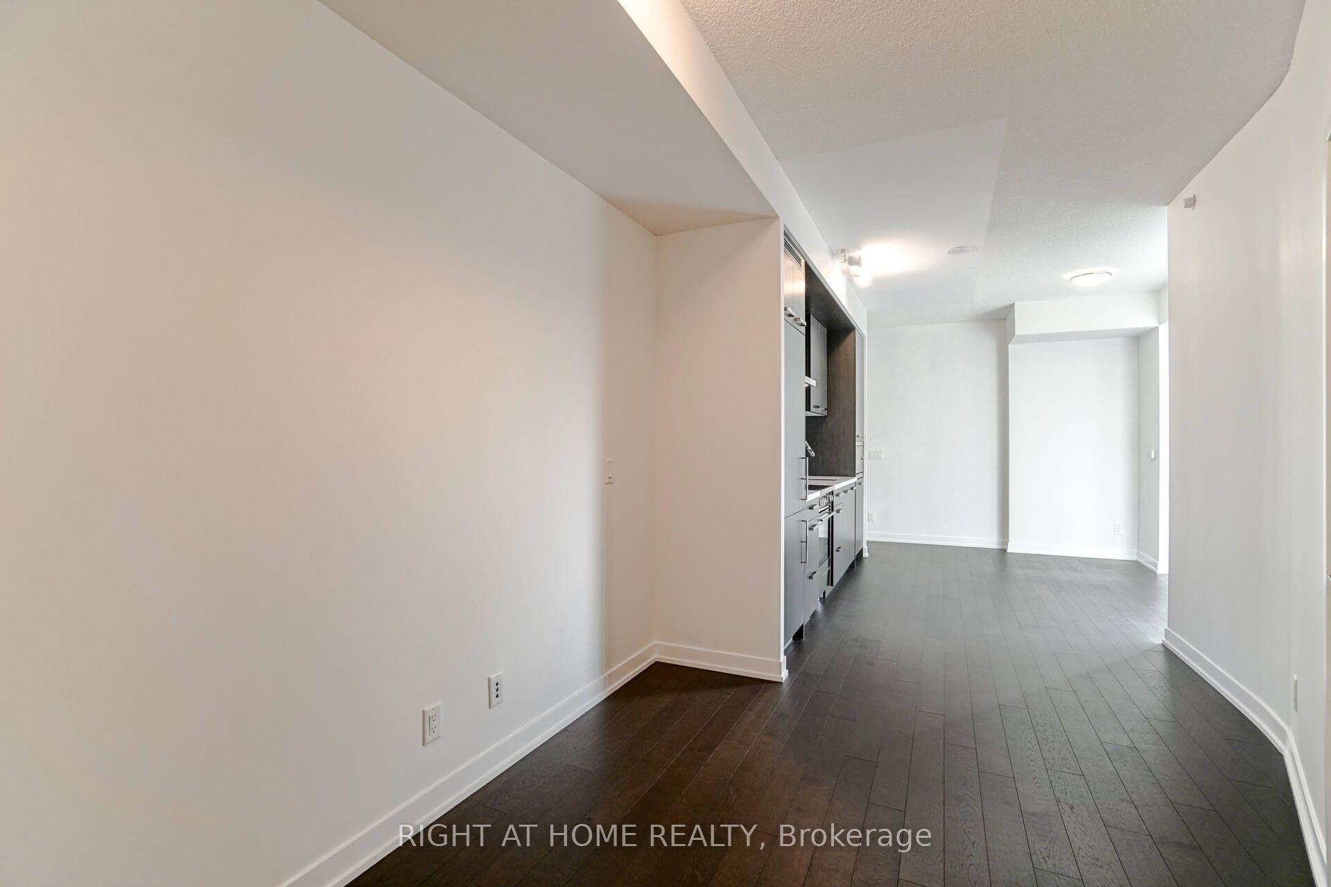 Photo 13 of Unit N821, 120 Bayview Avenue, Toronto, Waterfront Communities — HOMEH