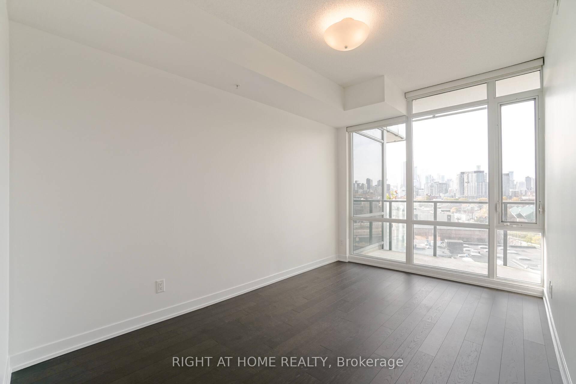 Photo 15 of Unit N821, 120 Bayview Avenue, Toronto, Waterfront Communities — HOMEH