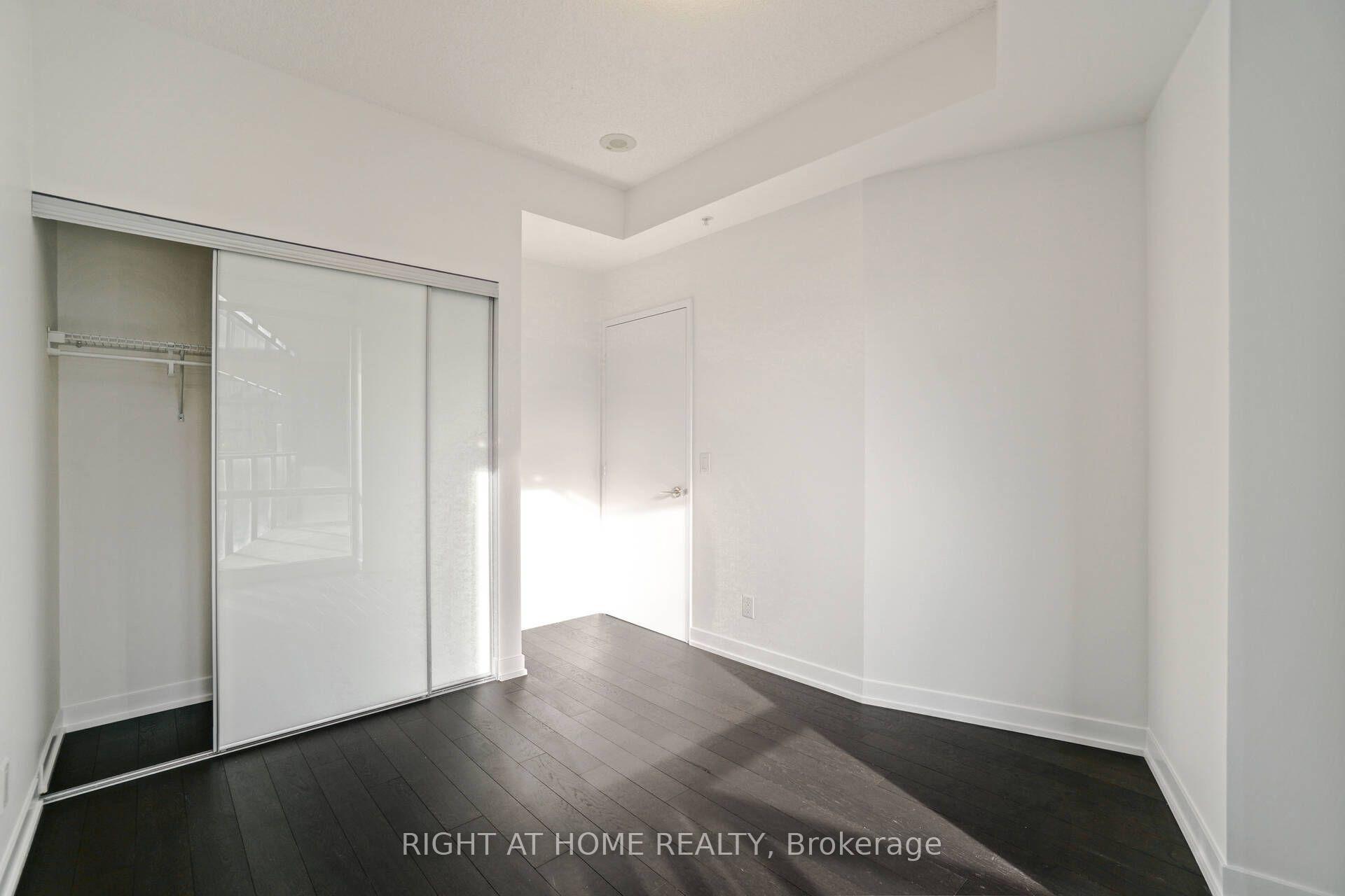 Photo 17 of Unit N821, 120 Bayview Avenue, Toronto, Waterfront Communities — HOMEH