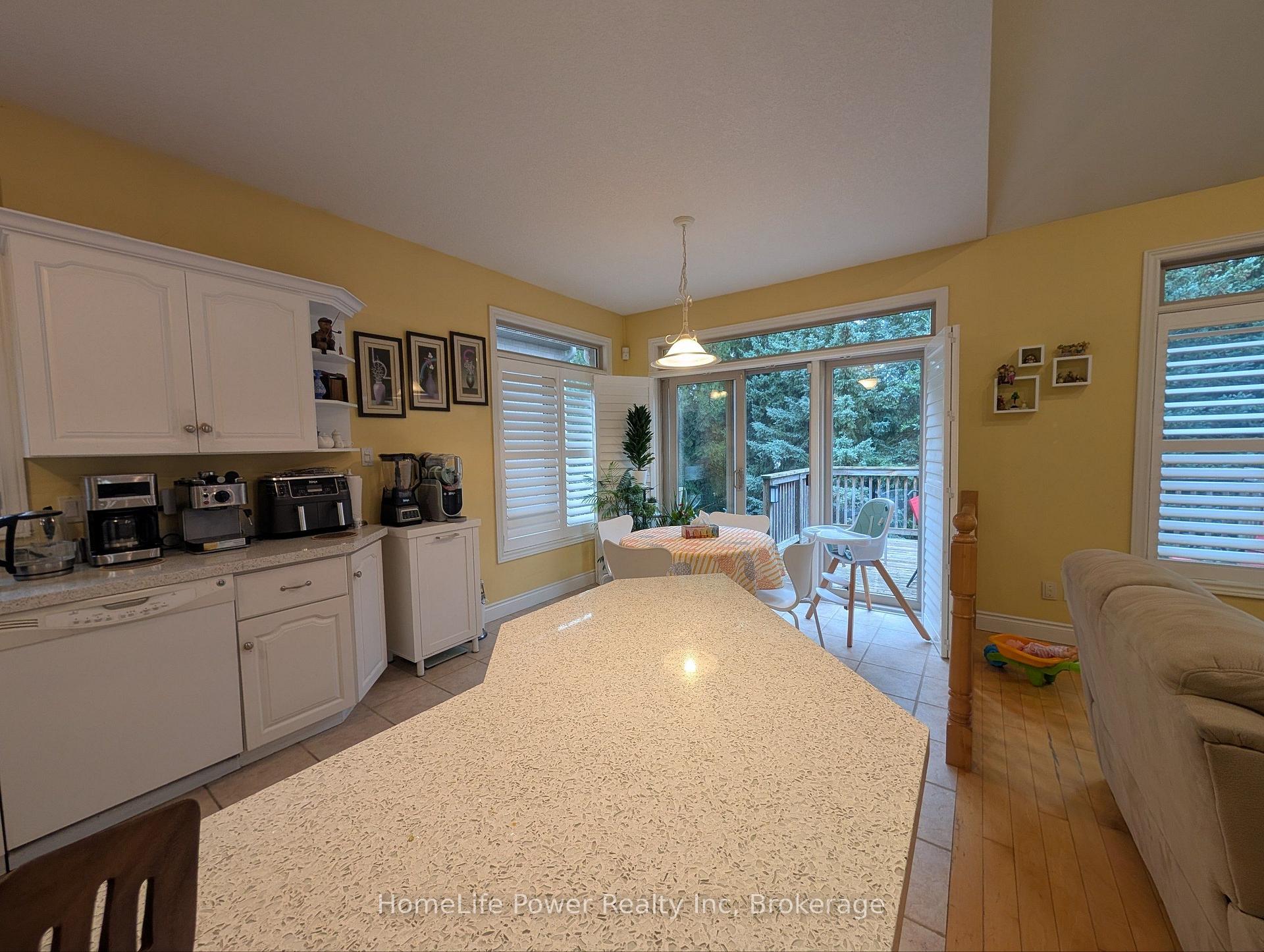Photo 14 of 228 The Lions Gate, Waterloo, Beechwood — HOMEH