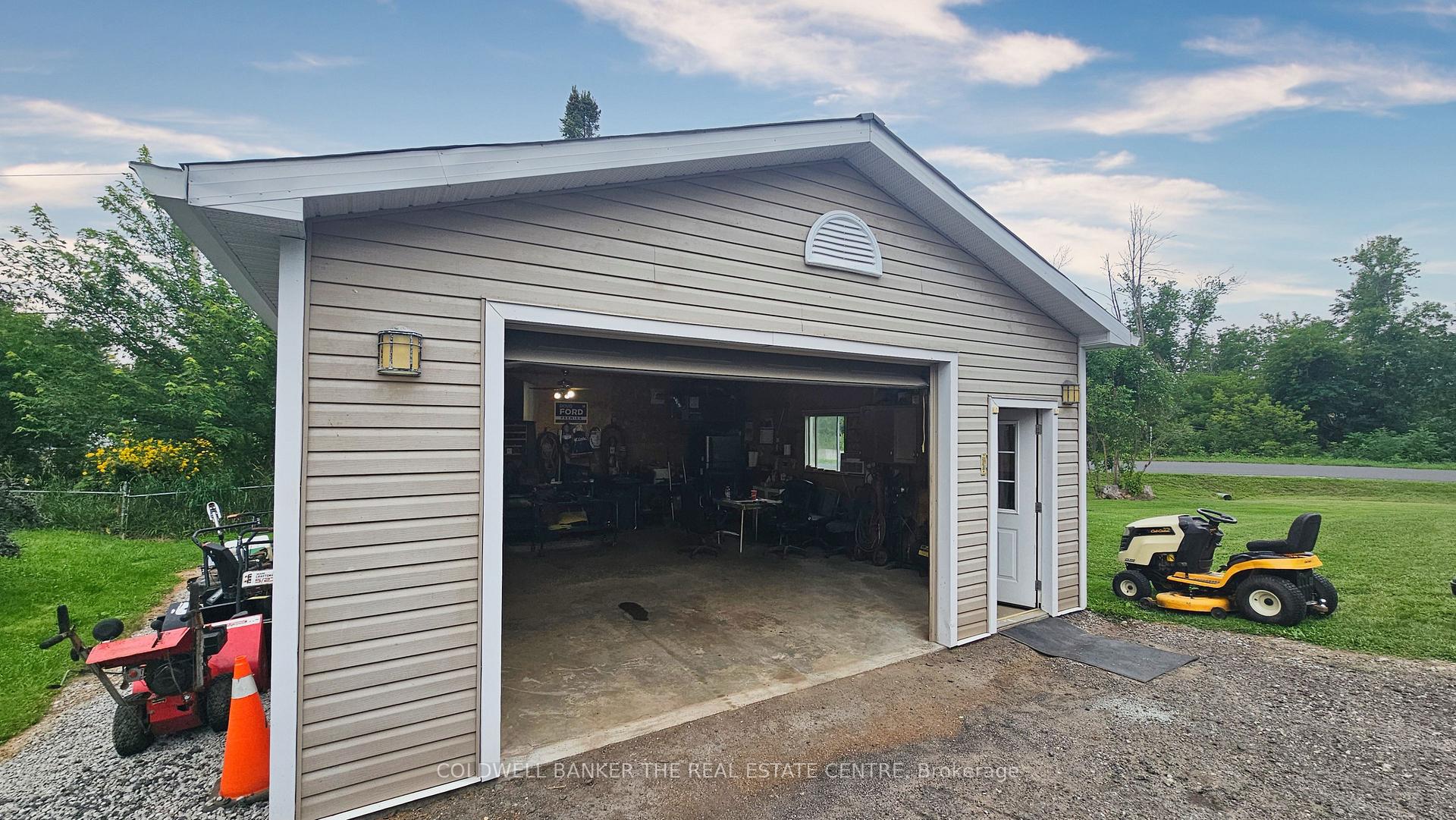 Photo 20 of 17 Courtland Street, Ramara, Atherley — HOMEH