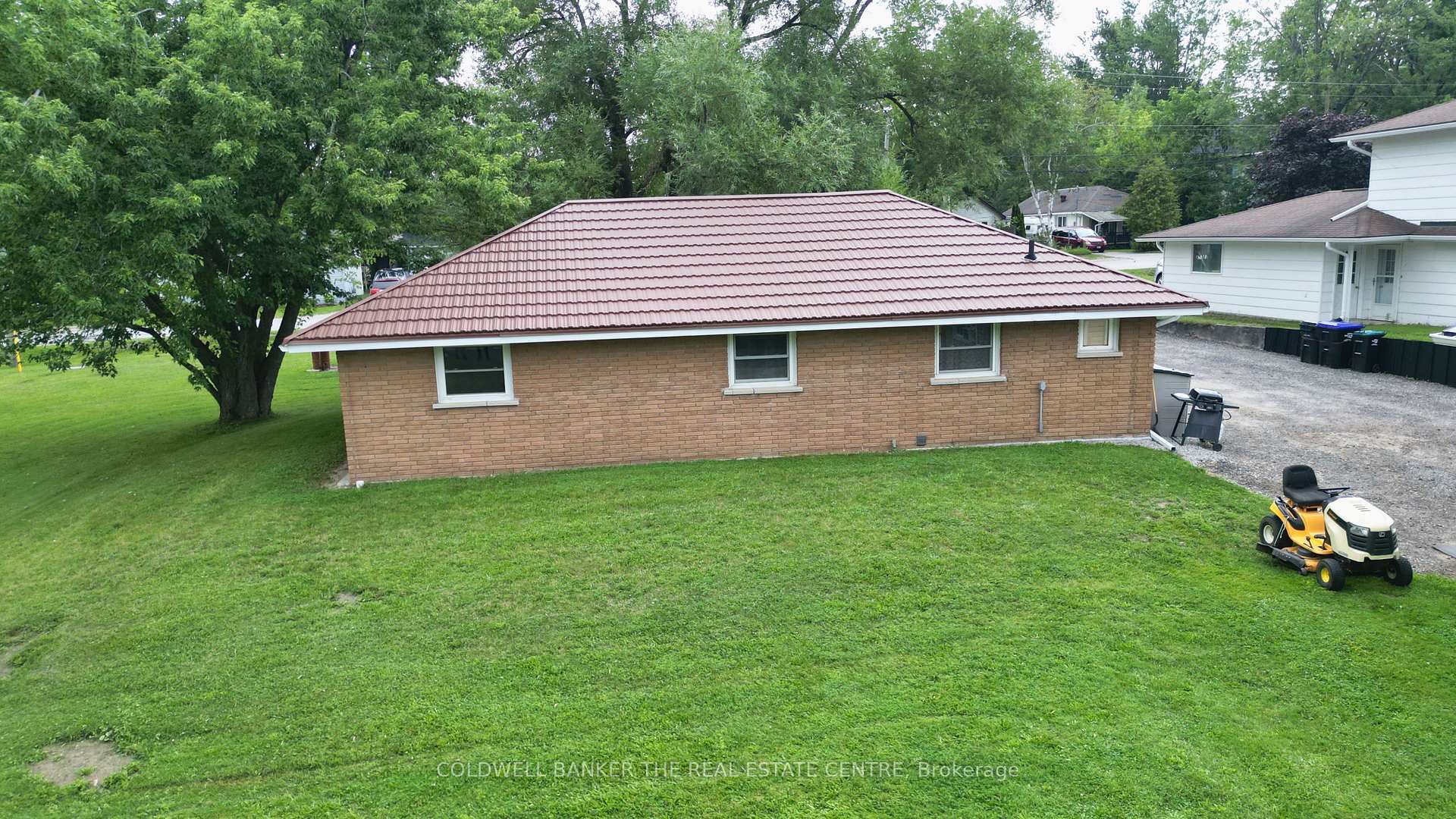 Photo 21 of 17 Courtland Street, Ramara, Atherley — HOMEH