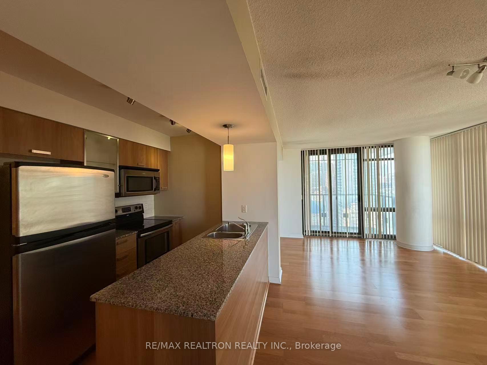 Photo 2 of Unit 2002, 37 Grosvenor Street, Toronto, Bay Street Corridor — HOMEH