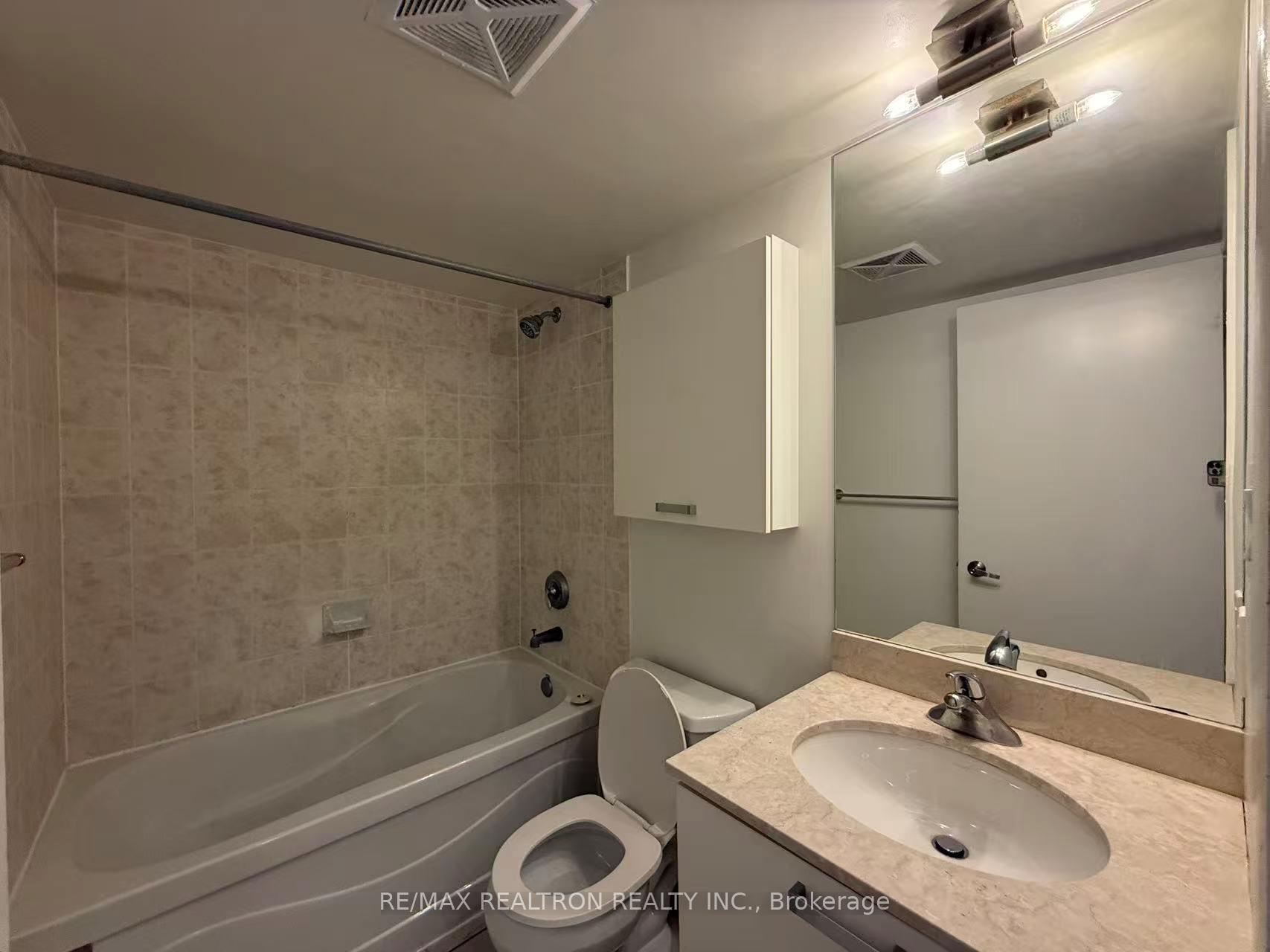 Photo 10 of Unit 2002, 37 Grosvenor Street, Toronto, Bay Street Corridor — HOMEH