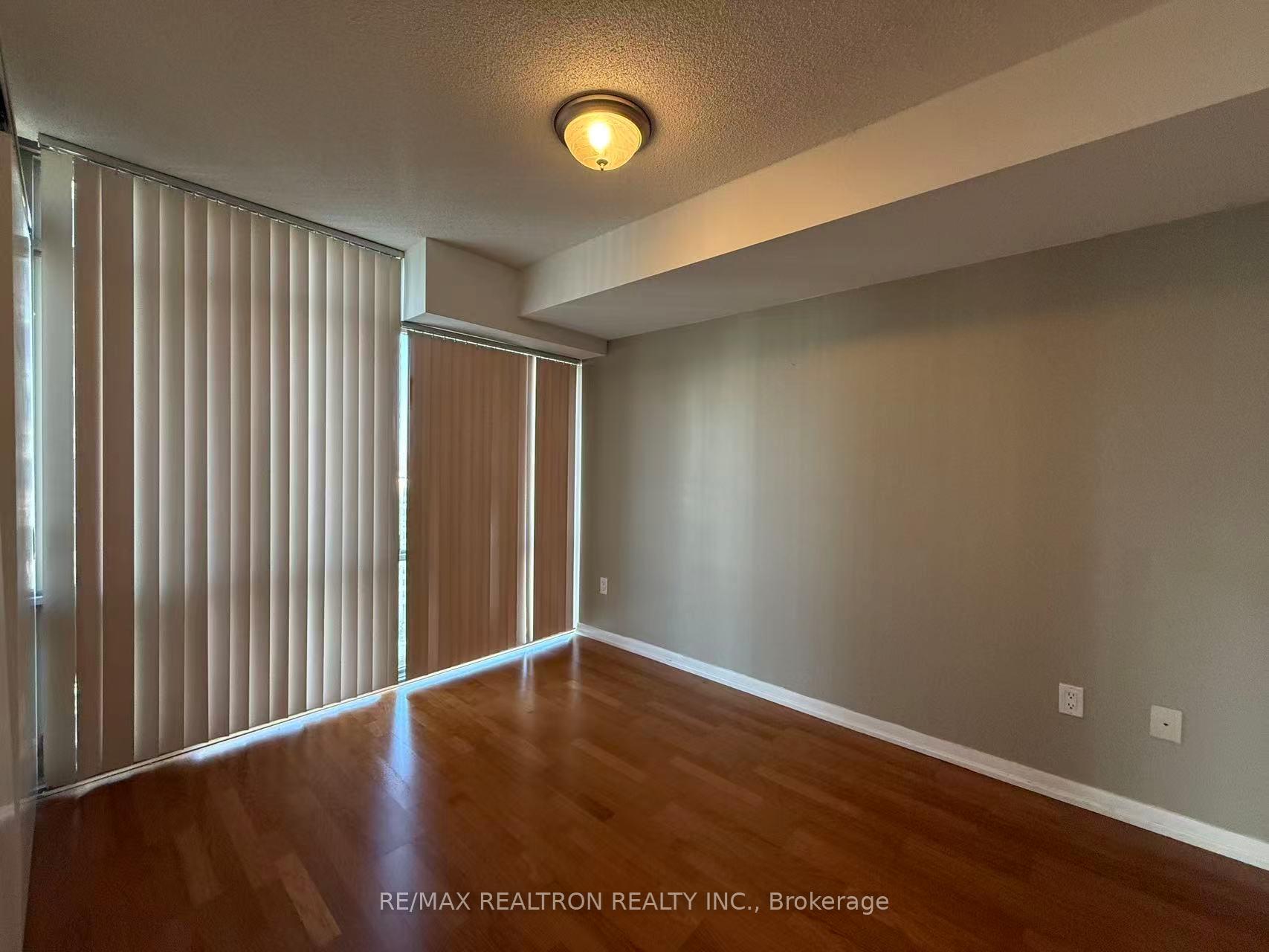 Photo 12 of Unit 2002, 37 Grosvenor Street, Toronto, Bay Street Corridor — HOMEH