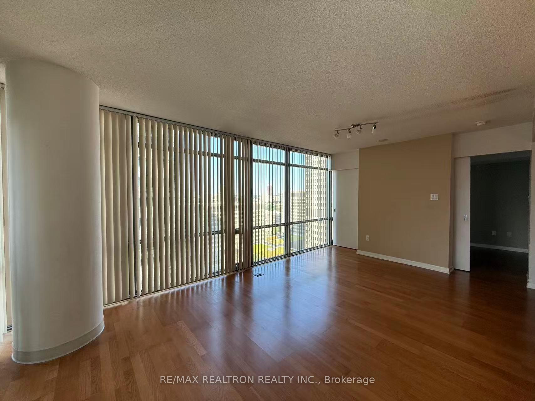 Photo 13 of Unit 2002, 37 Grosvenor Street, Toronto, Bay Street Corridor — HOMEH