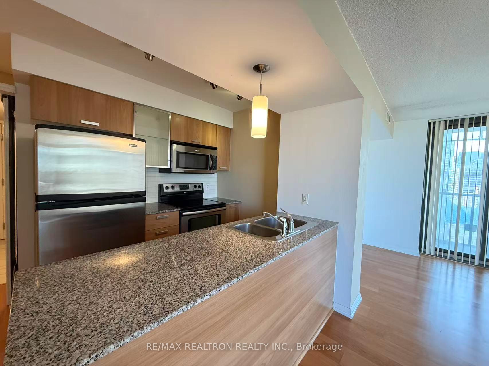 Photo 14 of Unit 2002, 37 Grosvenor Street, Toronto, Bay Street Corridor — HOMEH