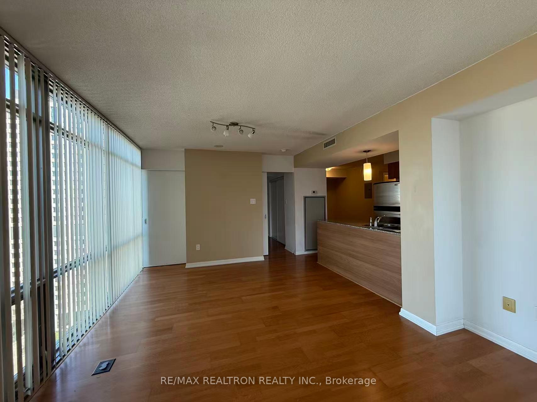 Photo 15 of Unit 2002, 37 Grosvenor Street, Toronto, Bay Street Corridor — HOMEH