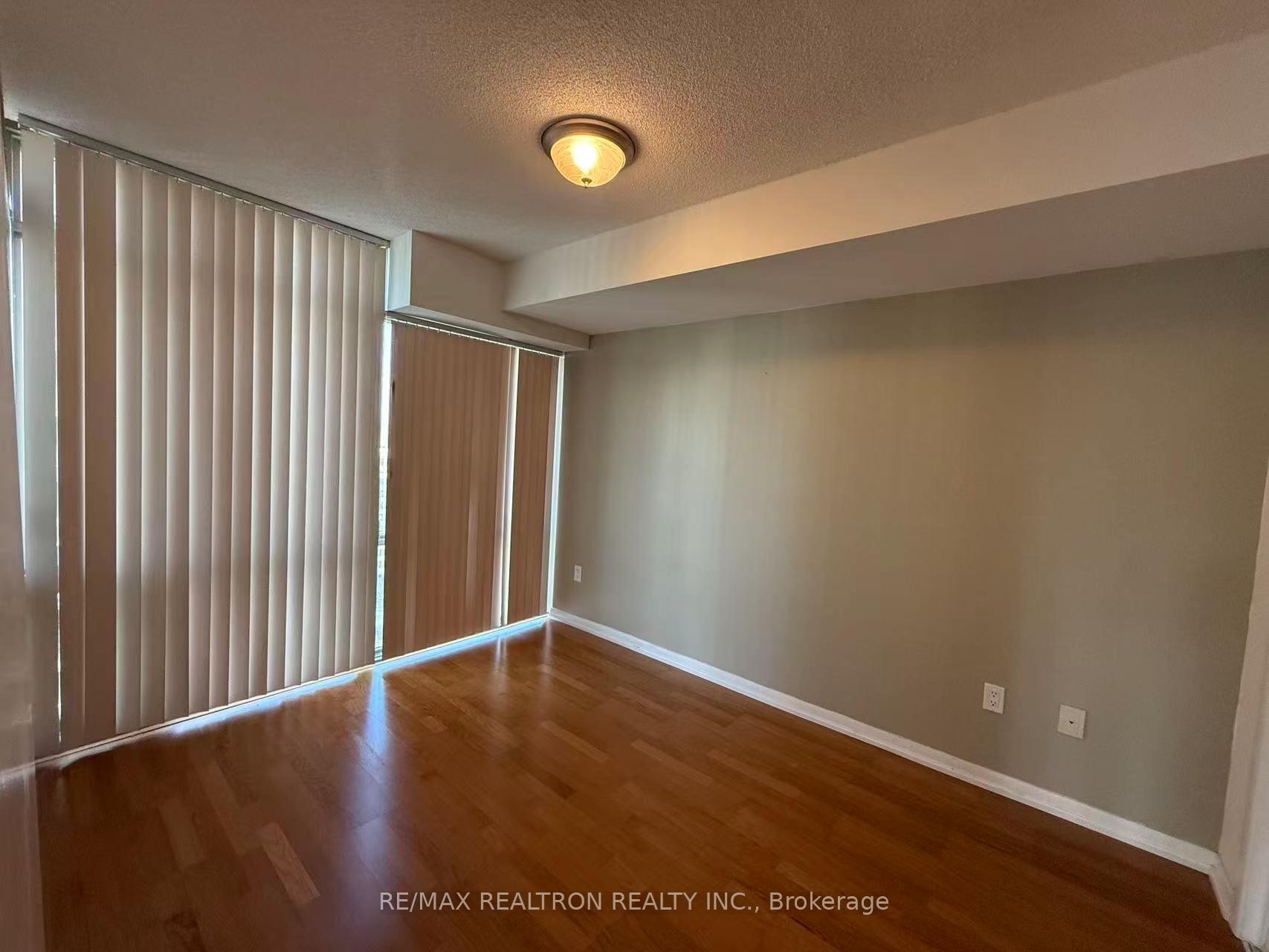 Photo 16 of Unit 2002, 37 Grosvenor Street, Toronto, Bay Street Corridor — HOMEH