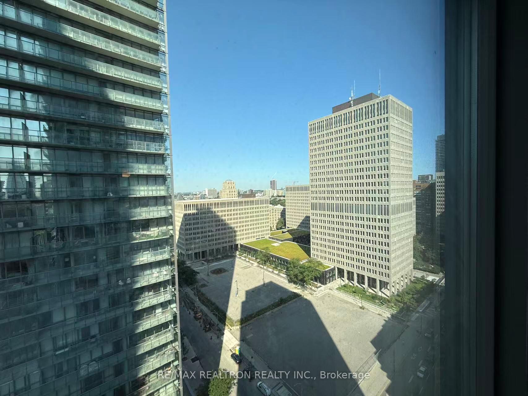 Photo 23 of Unit 2002, 37 Grosvenor Street, Toronto, Bay Street Corridor — HOMEH