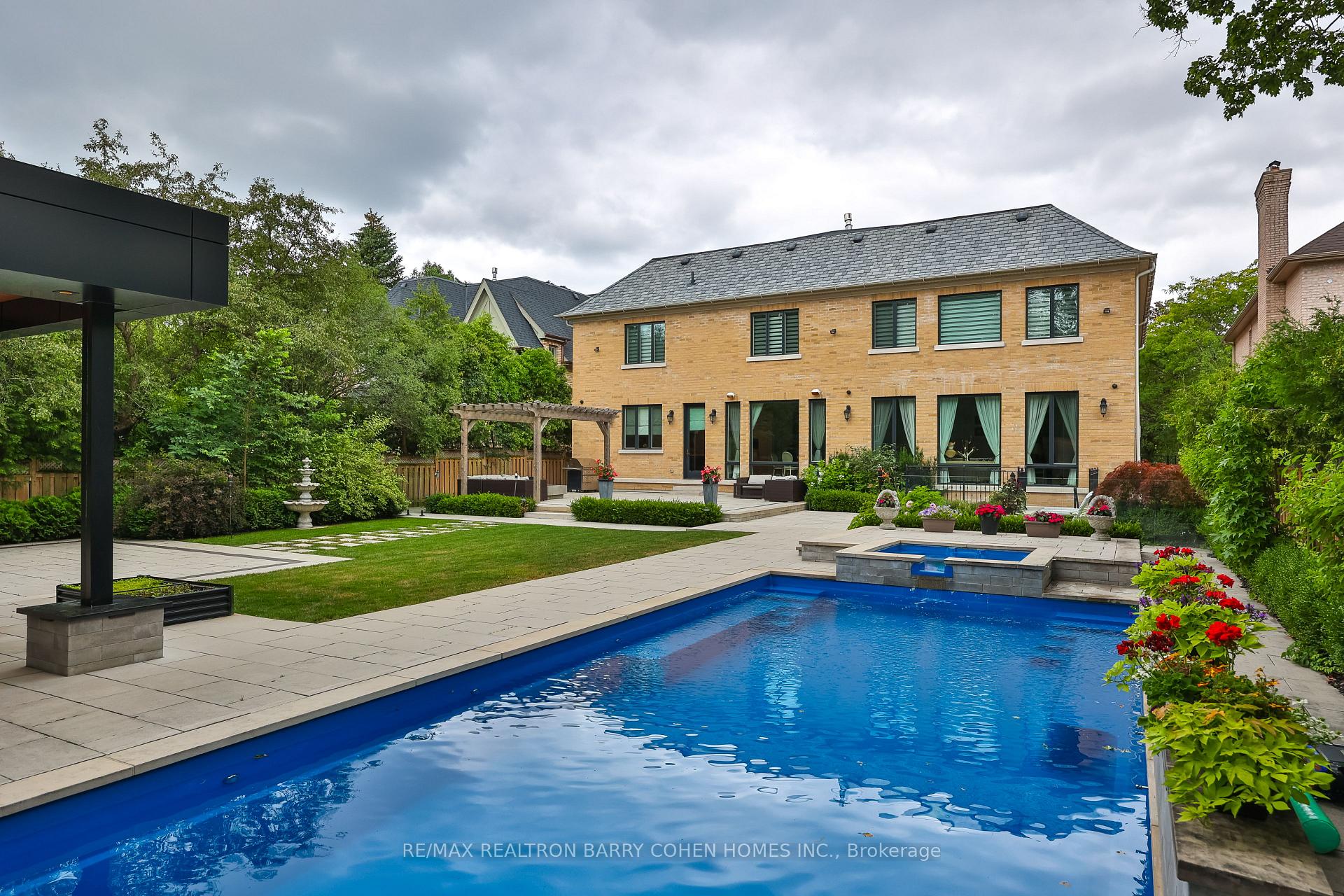 Photo 30 of 39 Arjay Crescent, North York, Bridle Path-Sunnybrook-York Mills — HOMEH