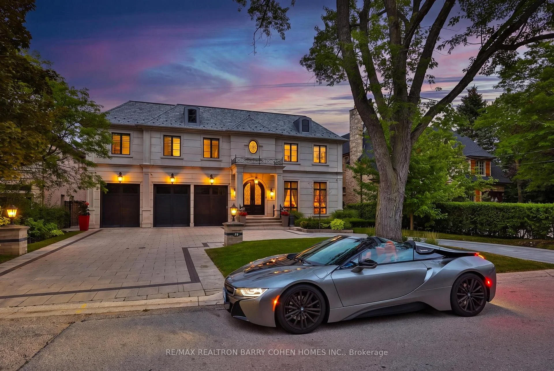 Photo 5 of 39 Arjay Crescent, North York, Bridle Path-Sunnybrook-York Mills — HOMEH