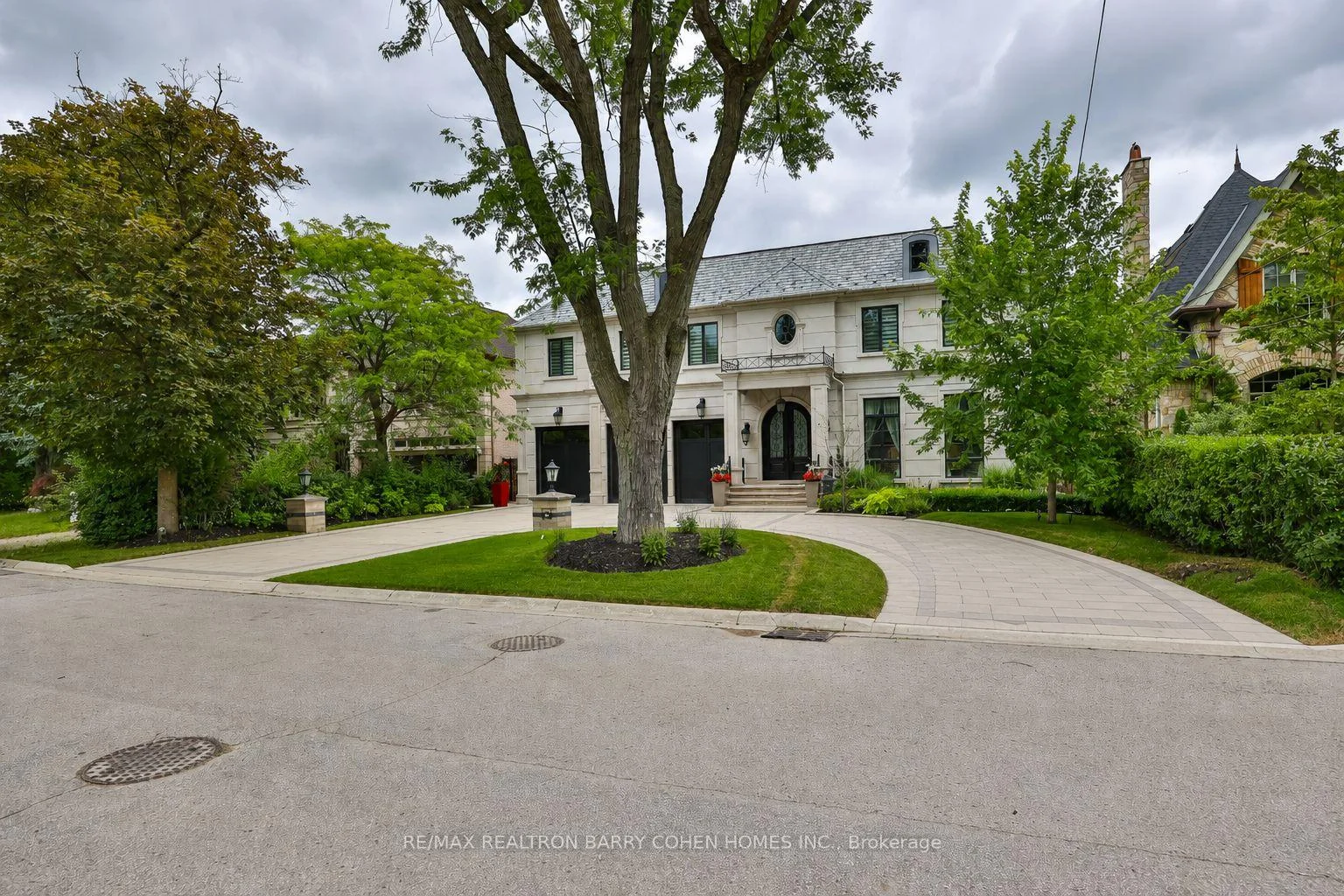 Photo 6 of 39 Arjay Crescent, North York, Bridle Path-Sunnybrook-York Mills — HOMEH