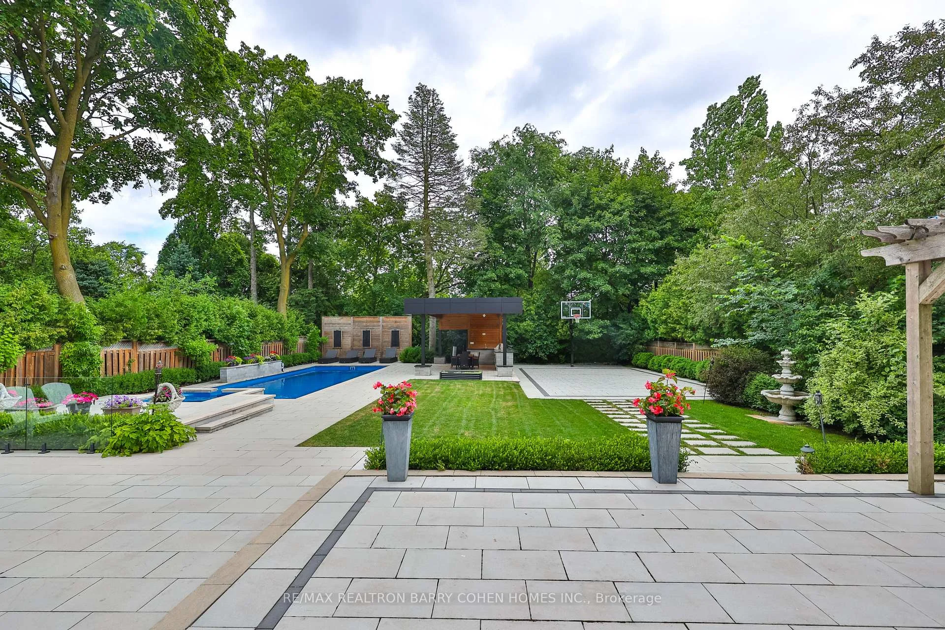 Photo 47 of 39 Arjay Crescent, North York, Bridle Path-Sunnybrook-York Mills — HOMEH