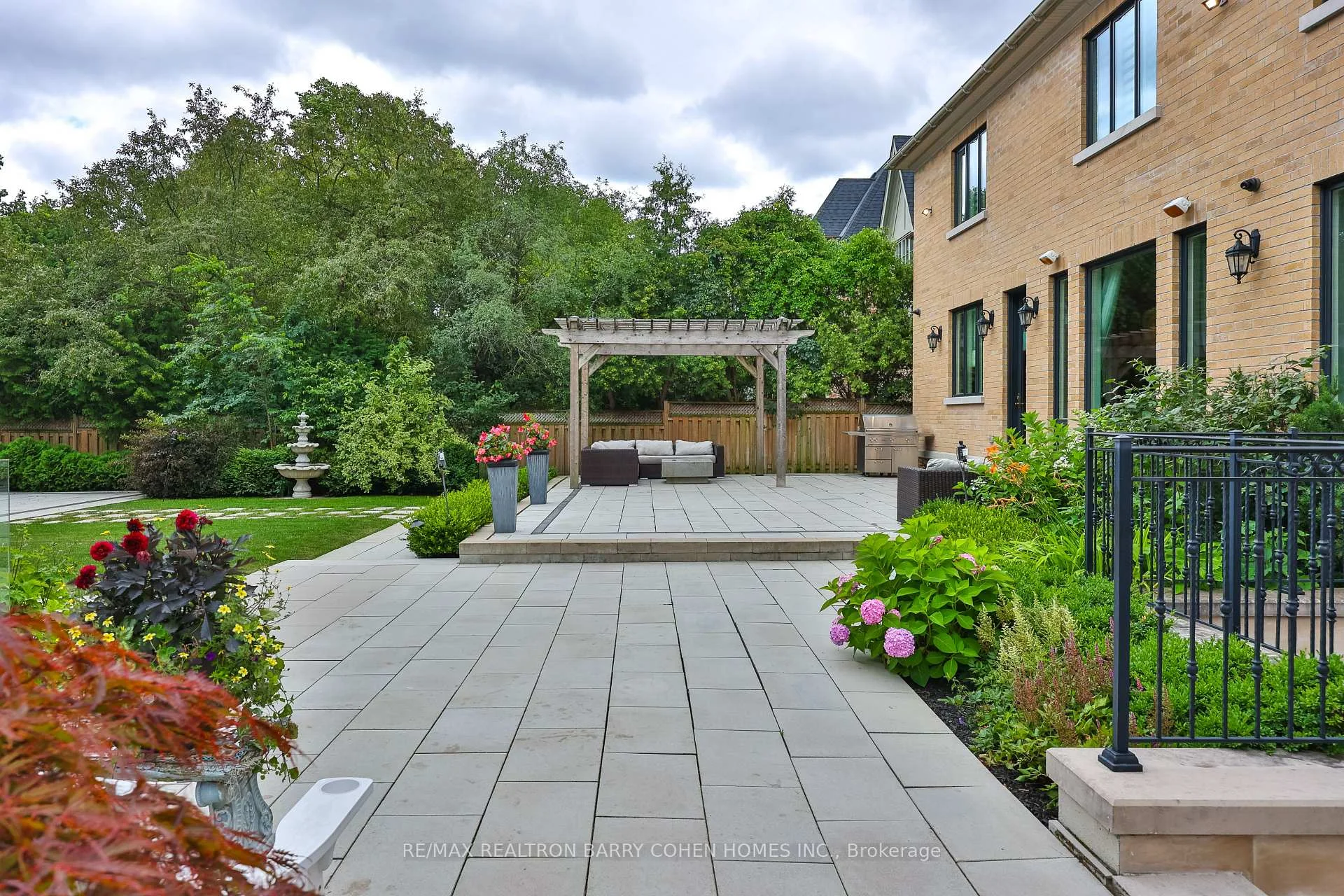 Photo 51 of 39 Arjay Crescent, North York, Bridle Path-Sunnybrook-York Mills — HOMEH