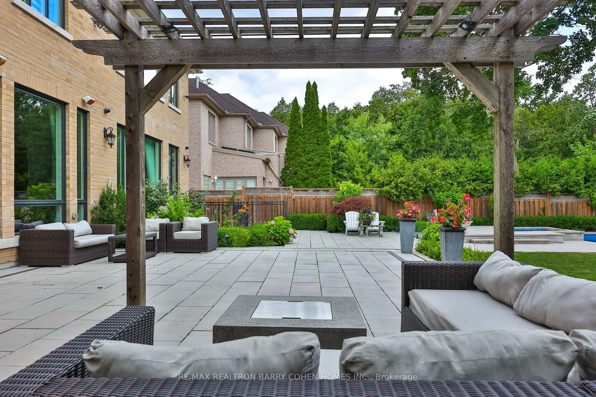 Photo 79 of 39 Arjay Crescent, North York, Bridle Path-Sunnybrook-York Mills — HOMEH