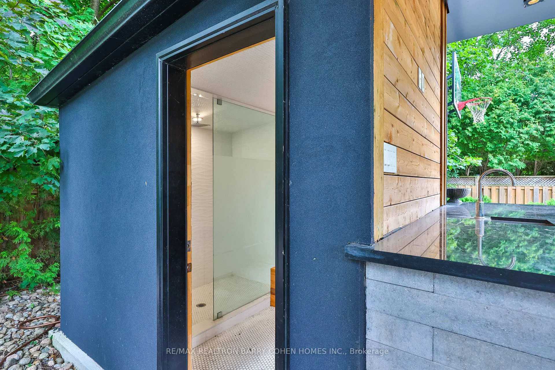 Photo 98 of 39 Arjay Crescent, North York, Bridle Path-Sunnybrook-York Mills — HOMEH