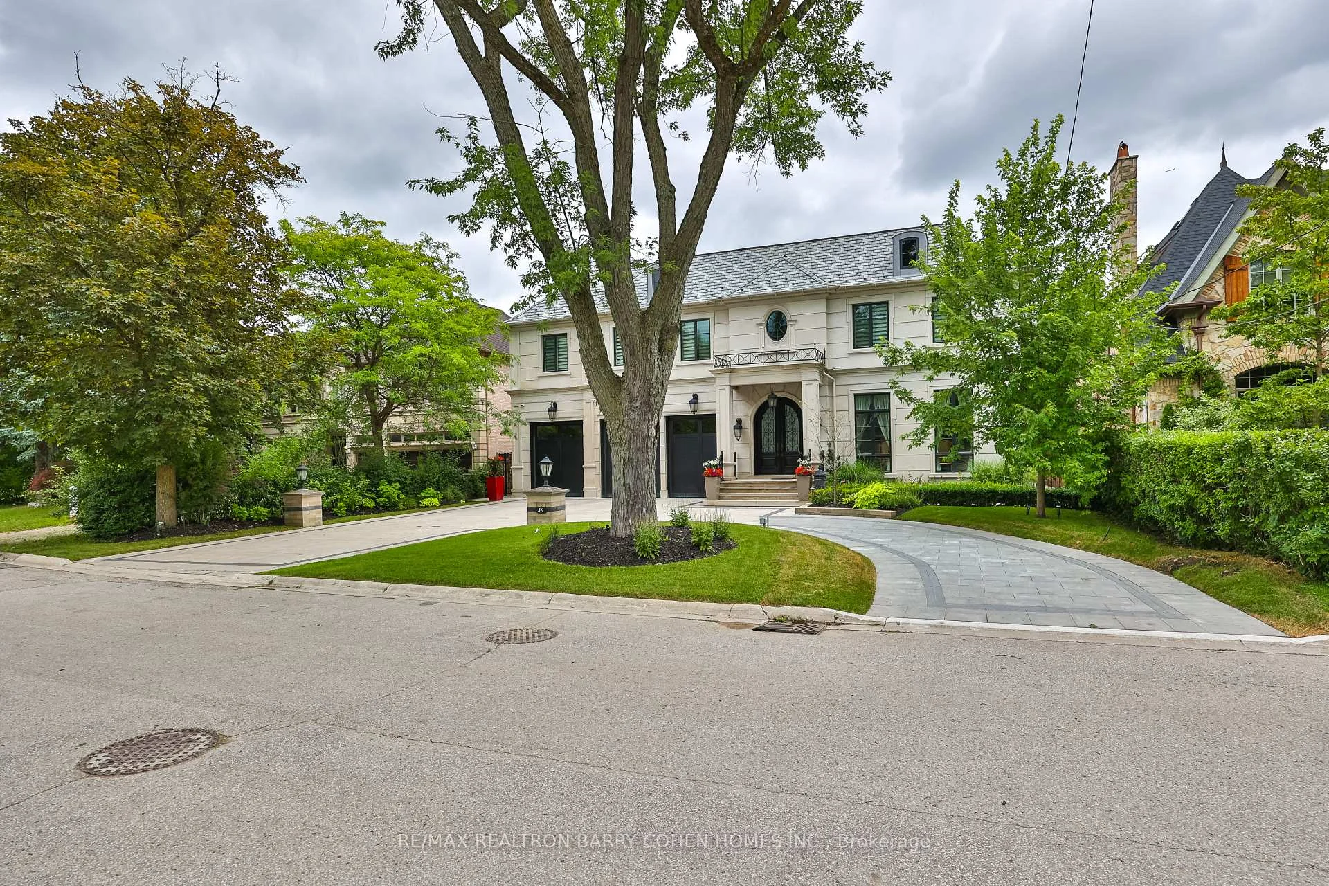 Photo 8 of 39 Arjay Crescent, North York, Bridle Path-Sunnybrook-York Mills — HOMEH
