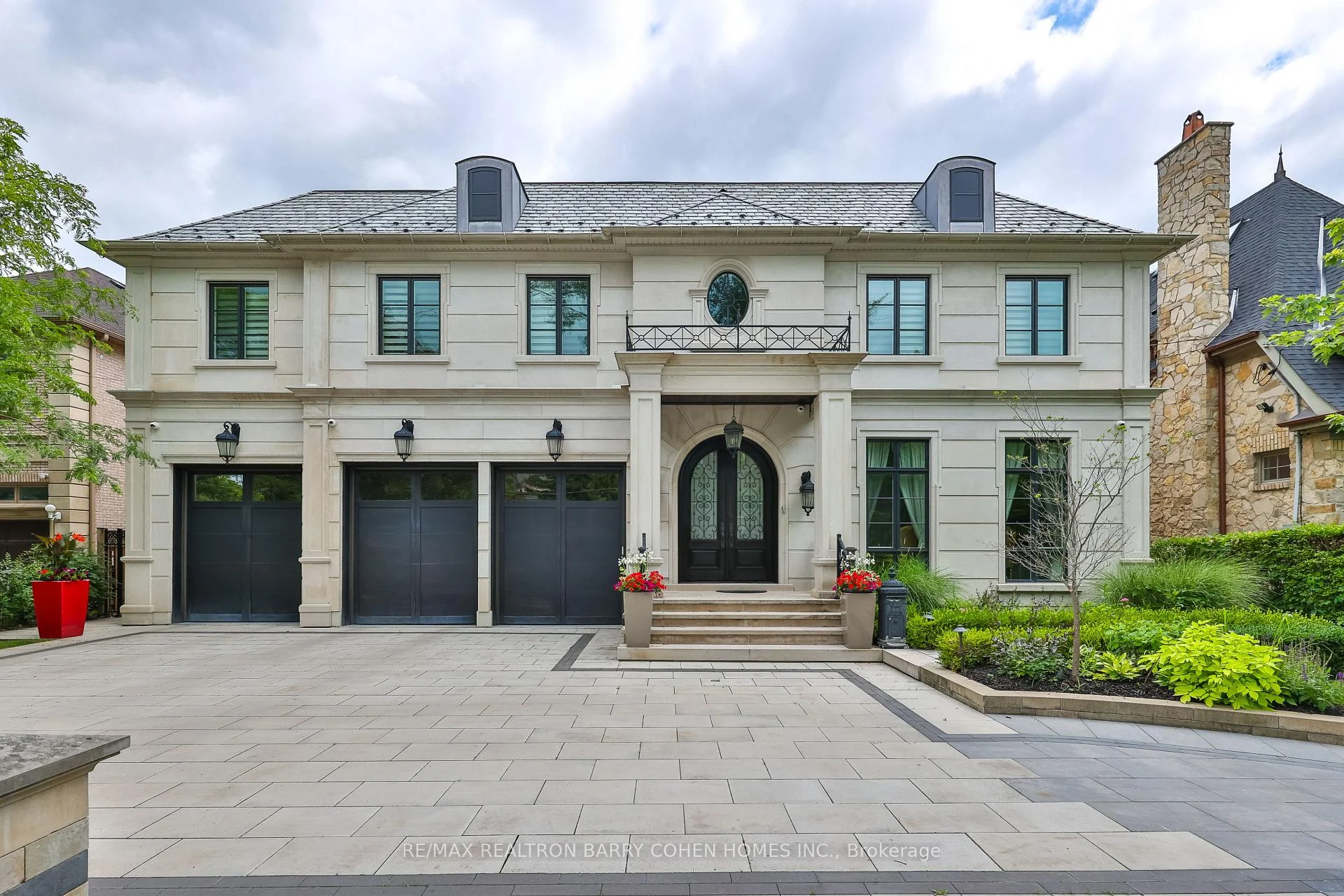 Photo 1 of 39 Arjay Crescent, North York, Bridle Path-Sunnybrook-York Mills — HOMEH