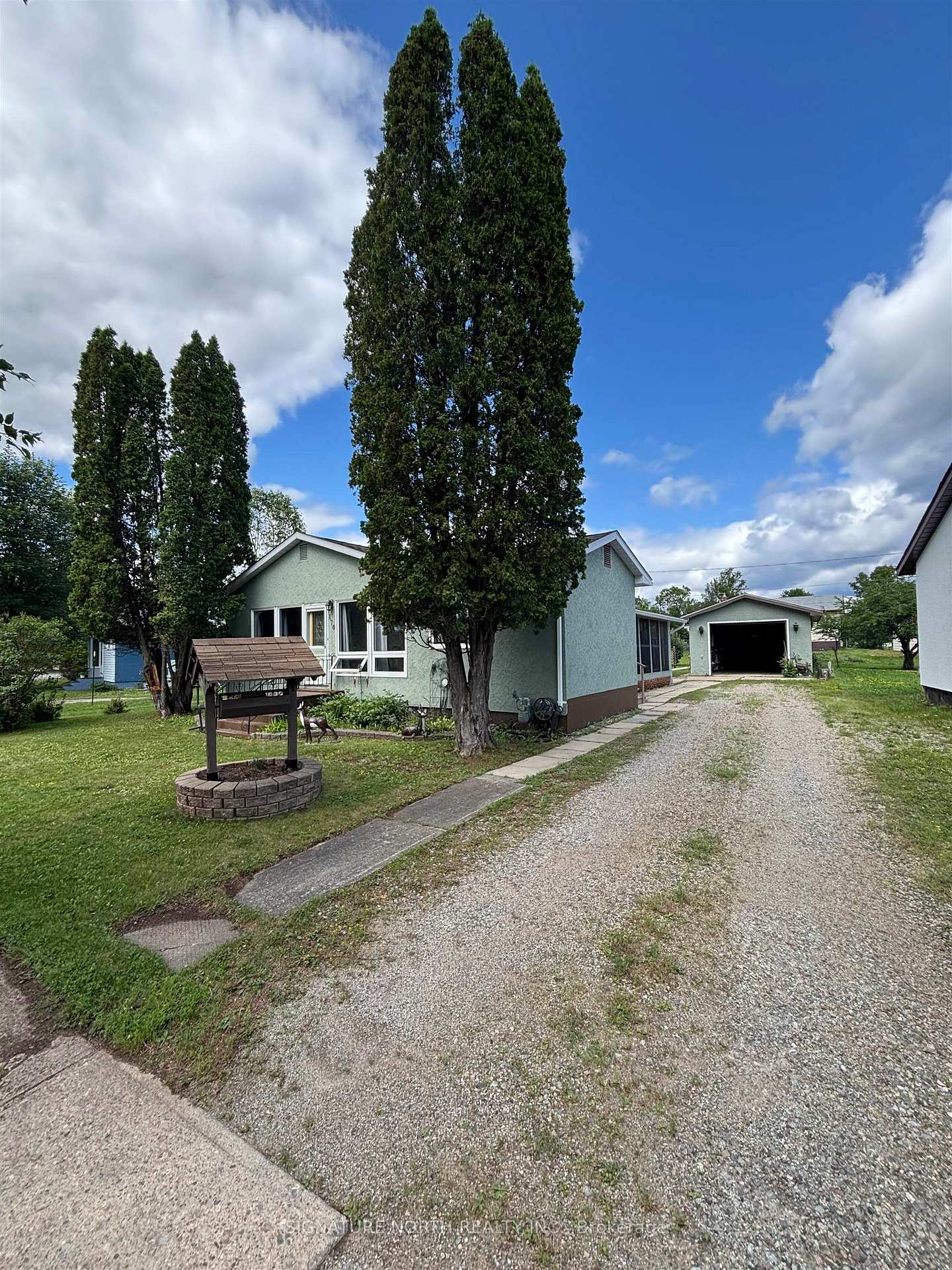 Photo 2 of 170 Pine Crescent, Atikokan — HOMEH