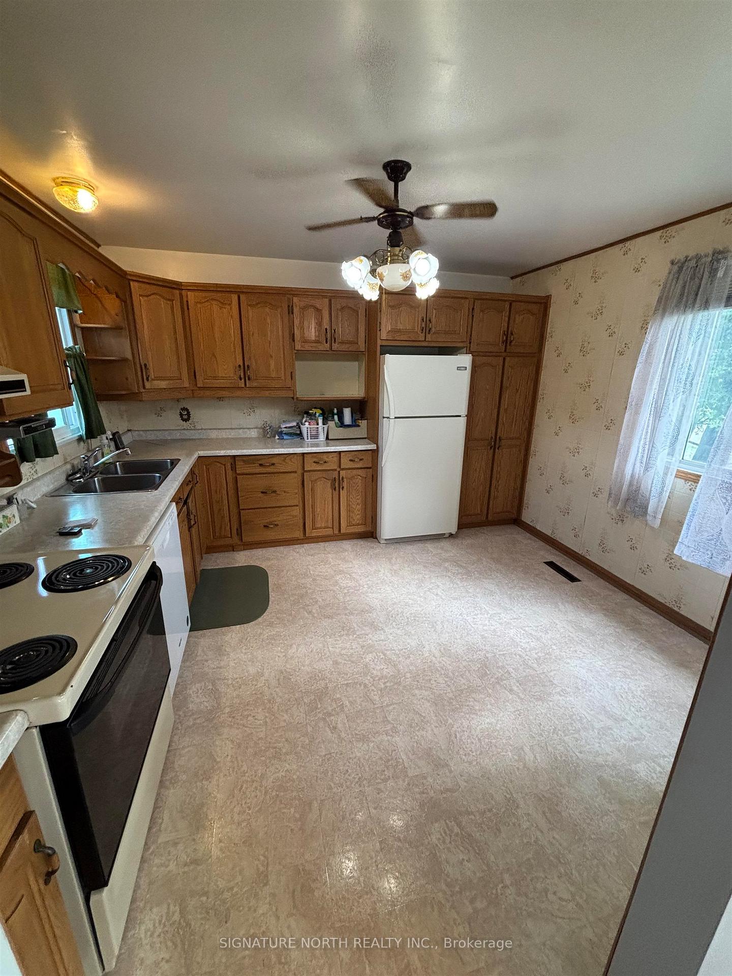 Photo 5 of 170 Pine Crescent, Atikokan — HOMEH