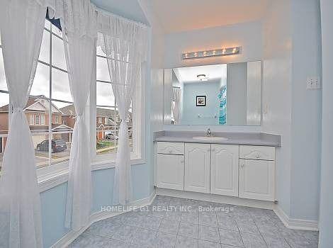 Photo 6 of 48 Tideland Drive, Brampton, Fletcher's Meadow — HOMEH