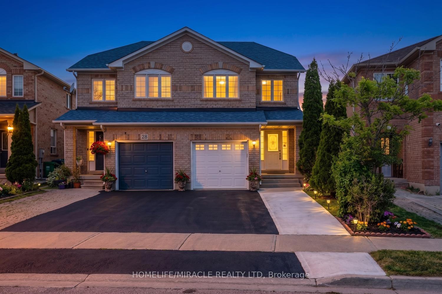 Photo 1 of 26 Roadmaster Lane, Brampton, Fletcher's Meadow — HOMEH