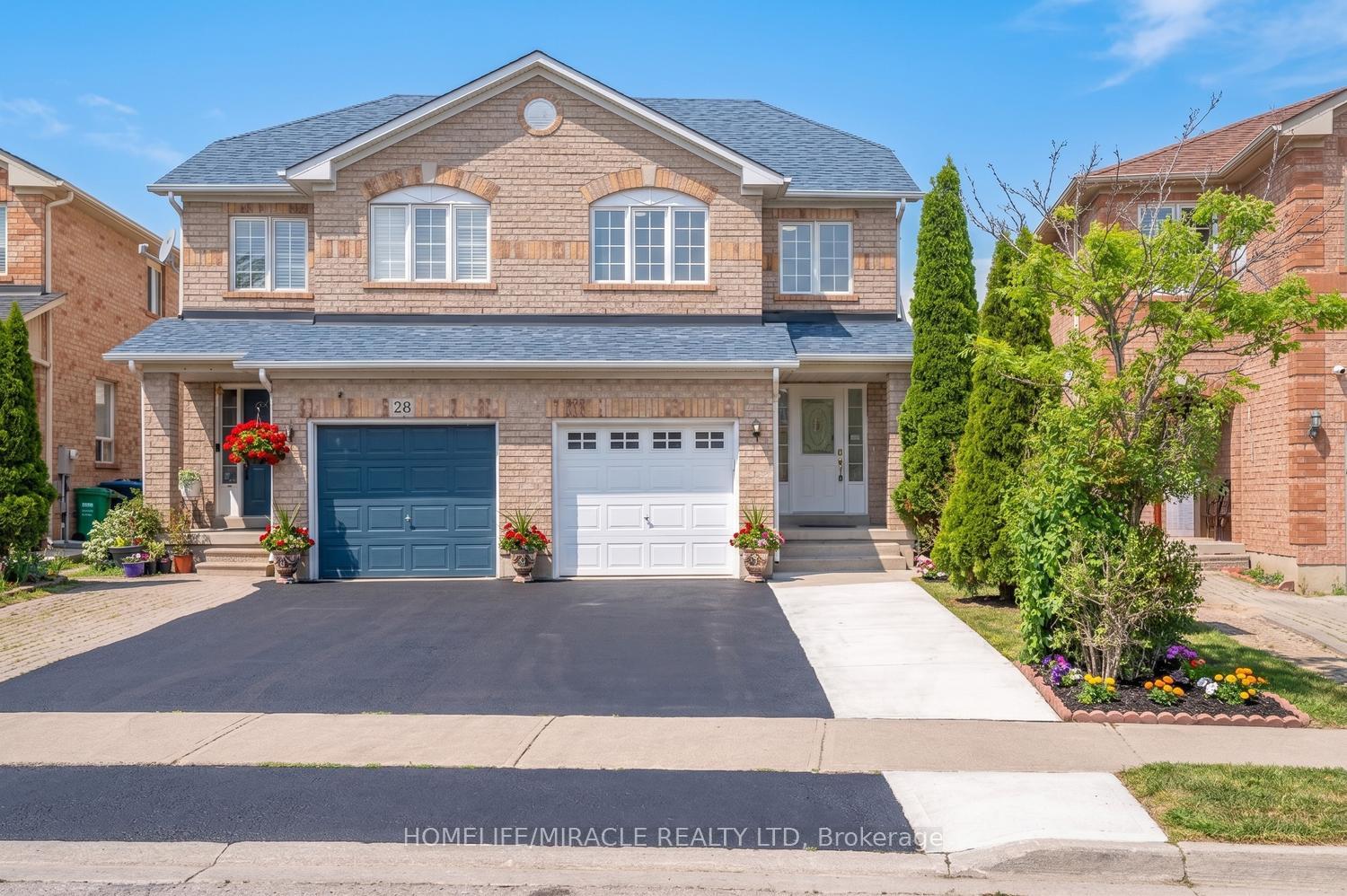 Photo 2 of 26 Roadmaster Lane, Brampton, Fletcher's Meadow — HOMEH