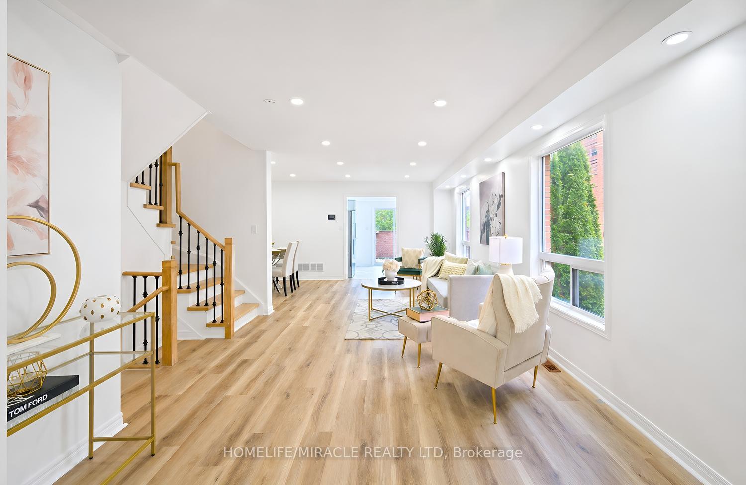 Photo 8 of 26 Roadmaster Lane, Brampton, Fletcher's Meadow — HOMEH