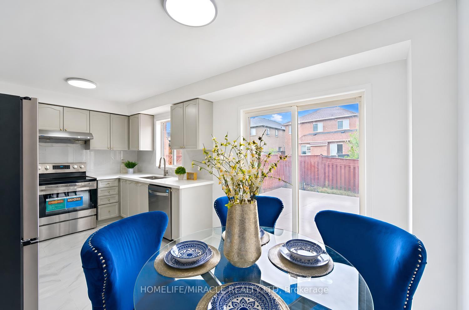 Photo 19 of 26 Roadmaster Lane, Brampton, Fletcher's Meadow — HOMEH