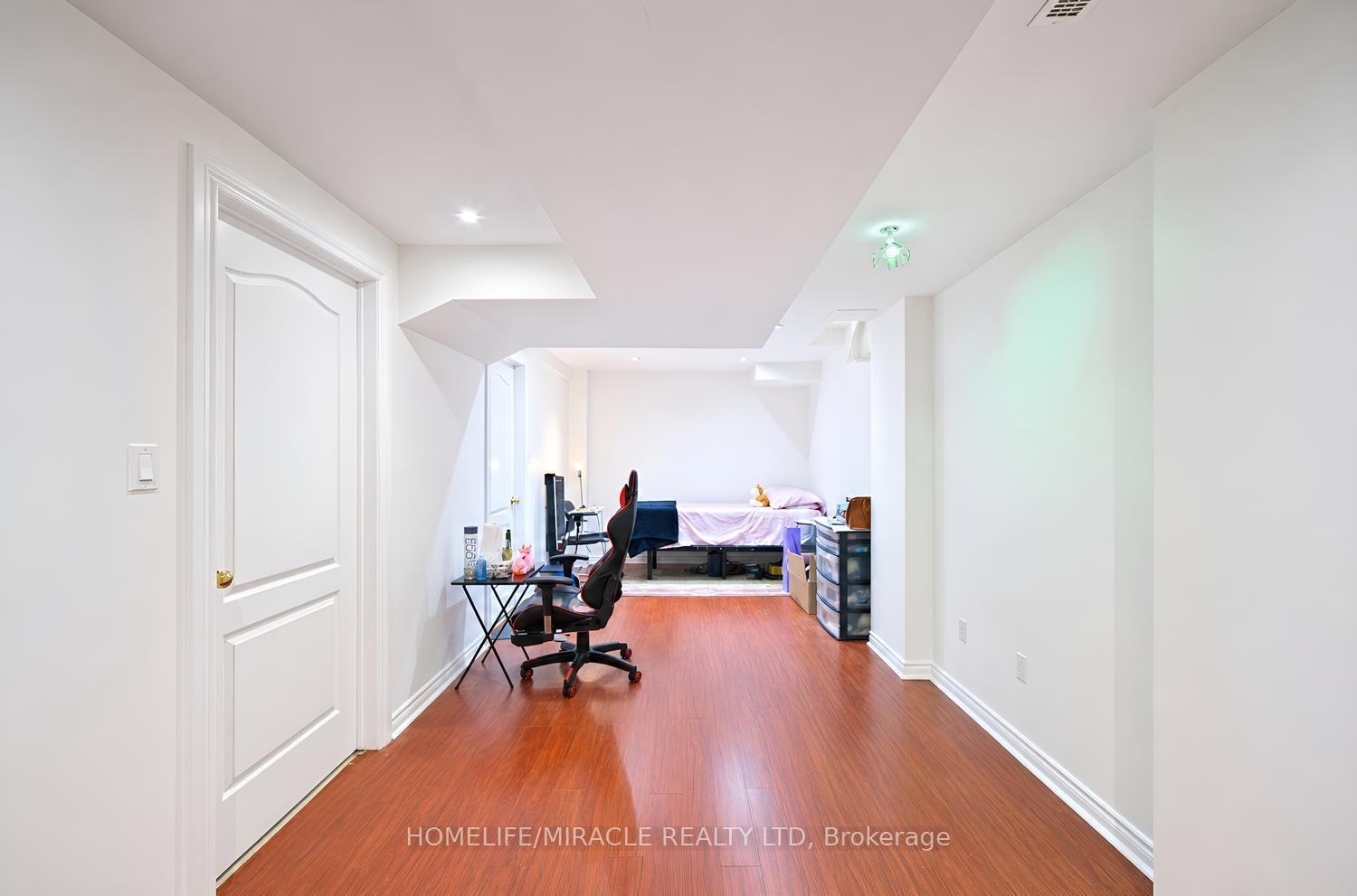 Photo 47 of 26 Roadmaster Lane, Brampton, Fletcher's Meadow — HOMEH