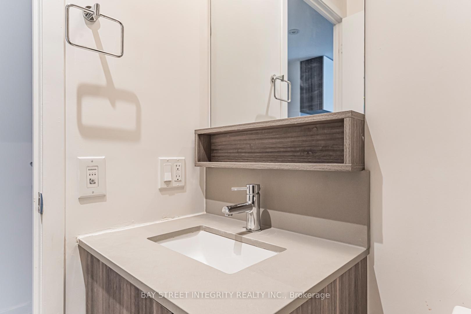 Photo 7 of Unit 4712, 5 Buttermill Avenue, Vaughan, Vaughan Corporate Centre — HOMEH
