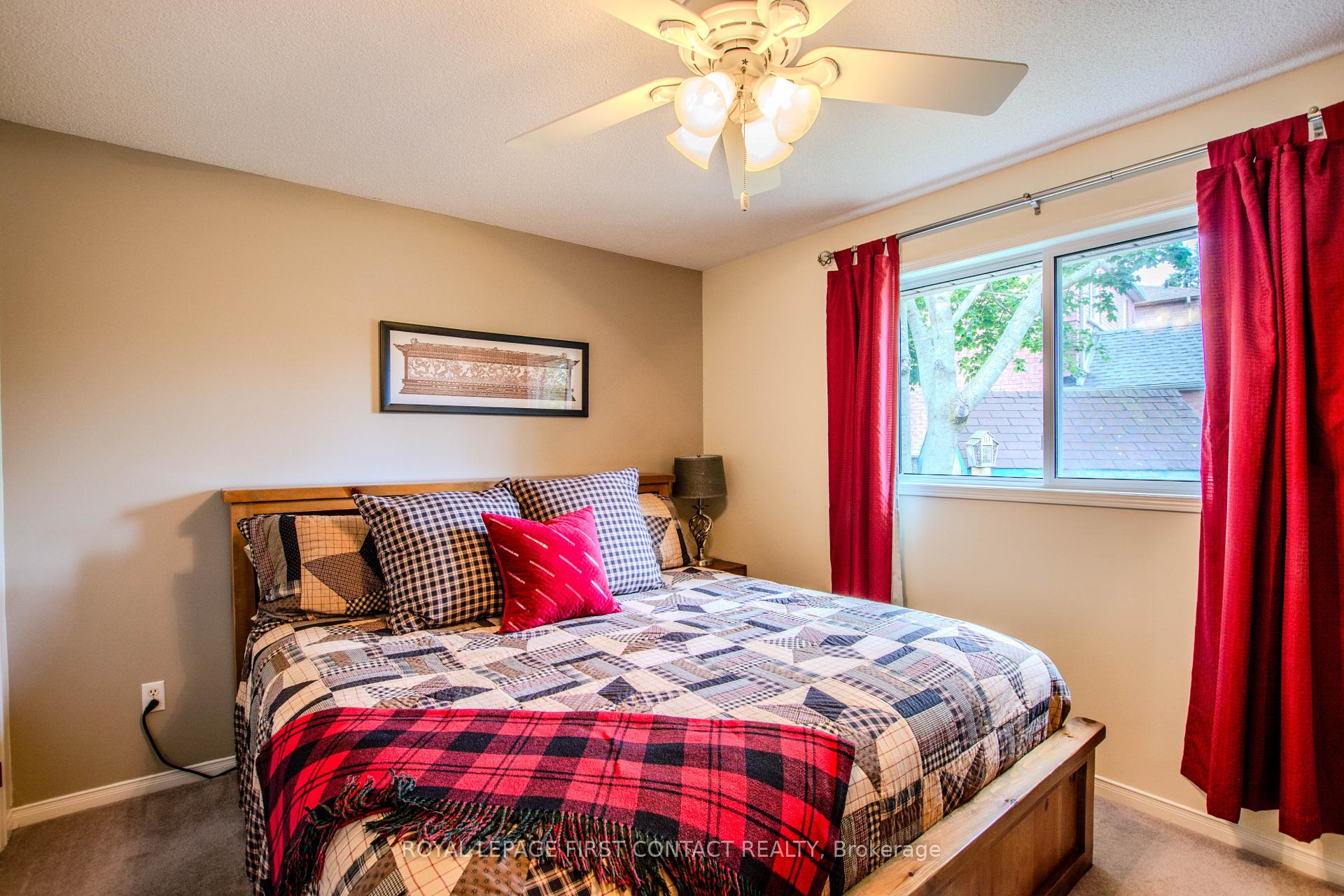 Photo 14 of 20 McVeigh Drive, Barrie, Northwest — HOMEH