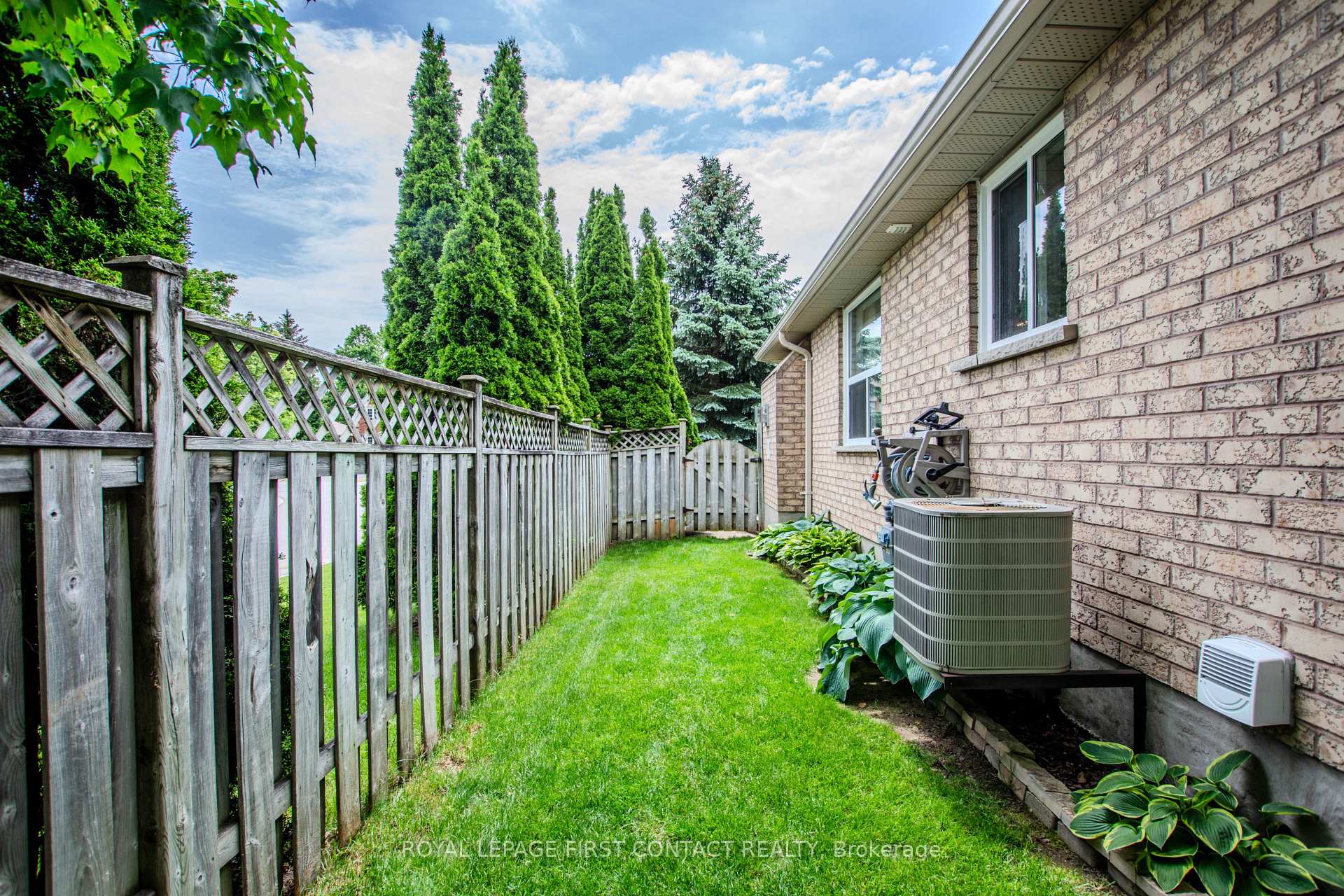 Photo 23 of 20 McVeigh Drive, Barrie, Northwest — HOMEH