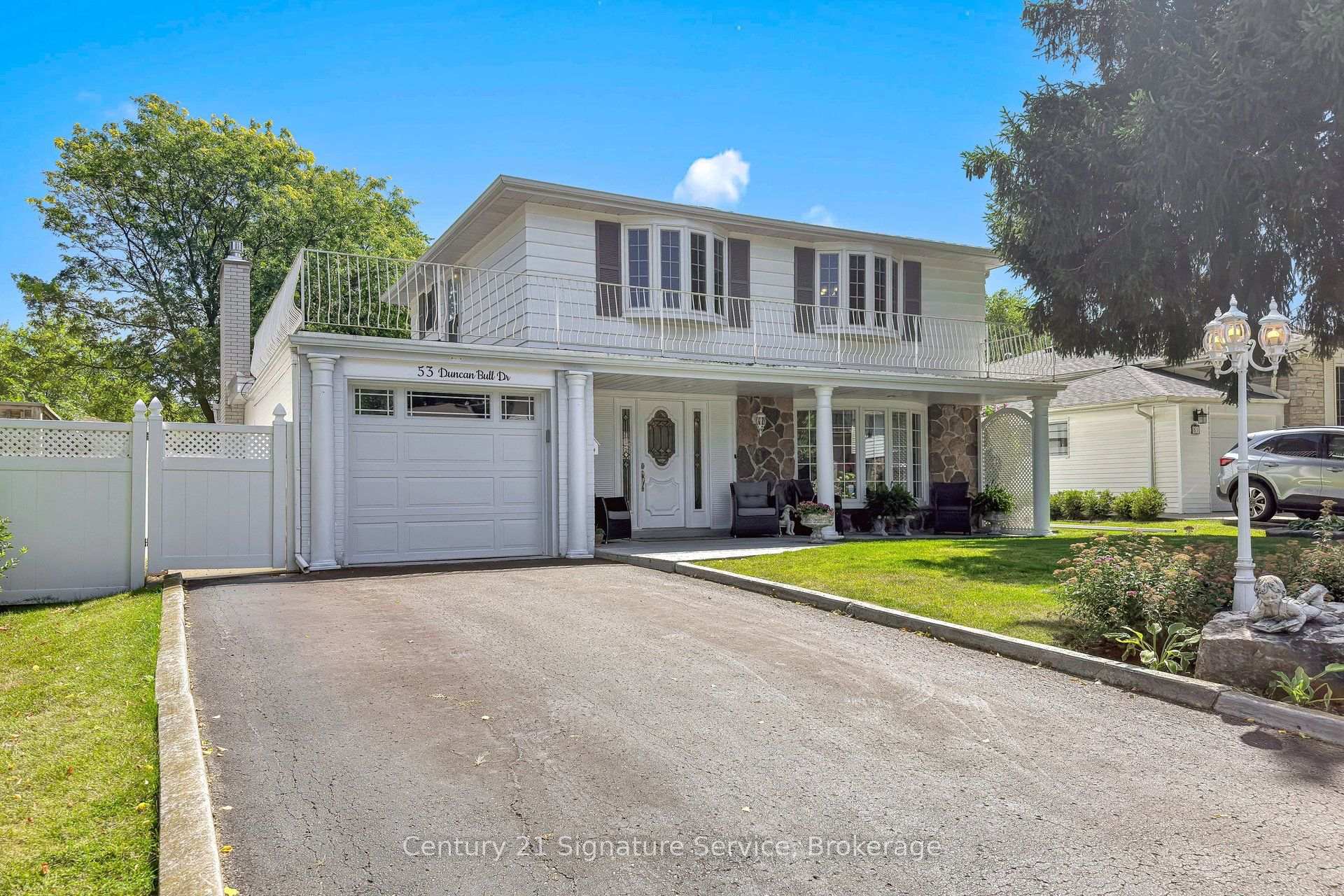 Photo 2 of 53 Duncan Bull Drive, Brampton, Brampton East — HOMEH