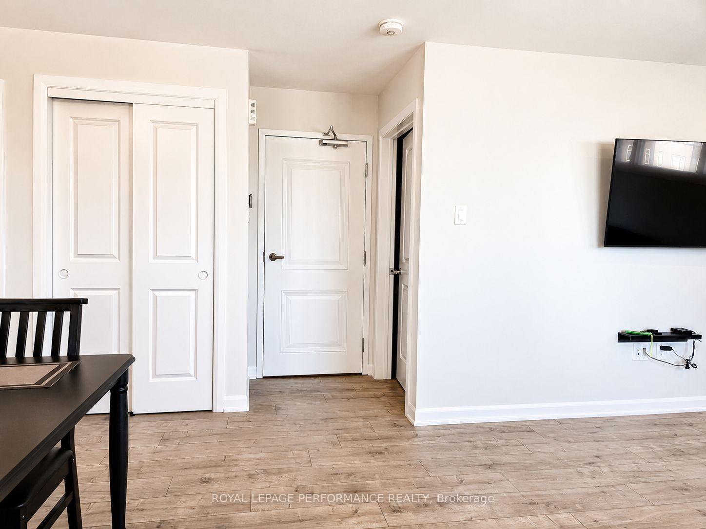 Photo 3 of 1029 Creekway Private, Ottawa, Kanata - Kanata Lakes/Heritage Hills — HOMEH