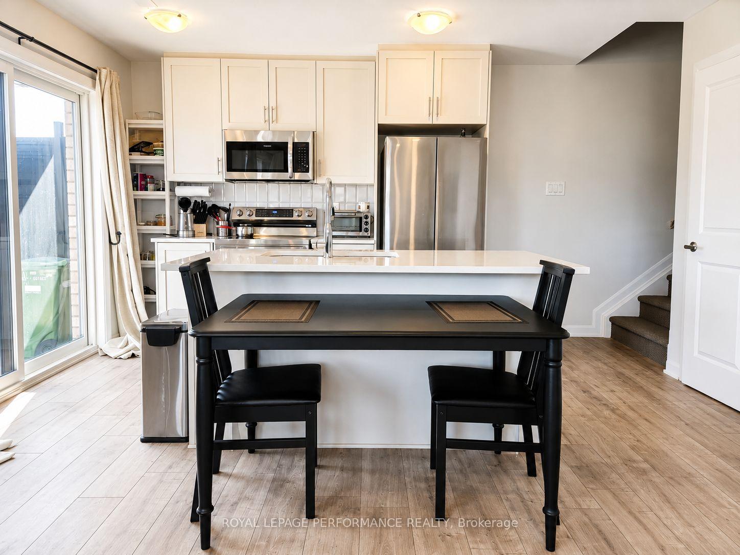 Photo 7 of 1029 Creekway Private, Ottawa, Kanata - Kanata Lakes/Heritage Hills — HOMEH