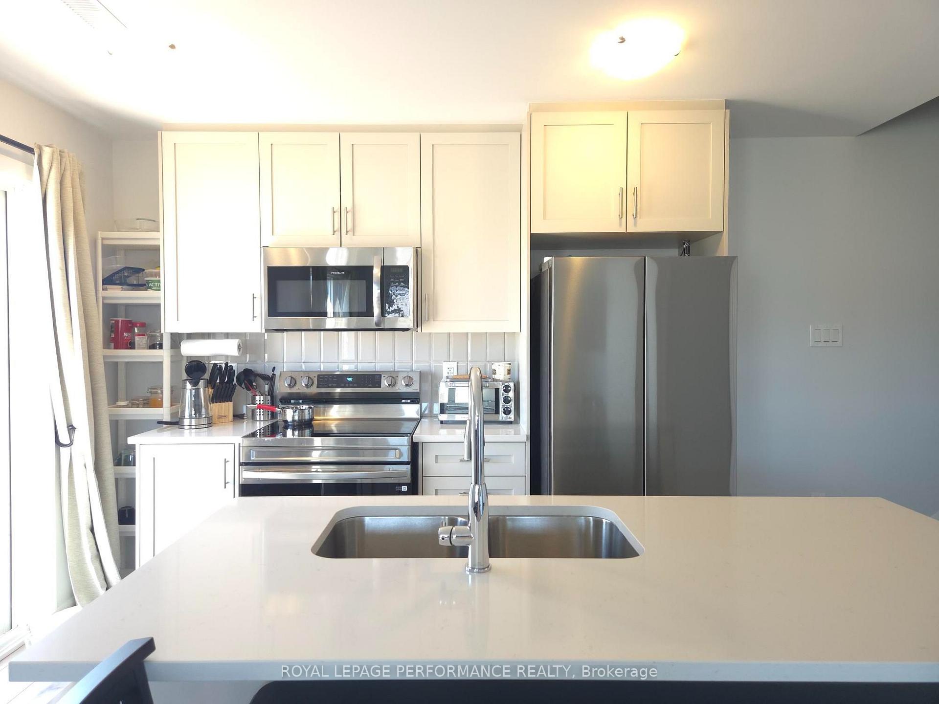 Photo 10 of 1029 Creekway Private, Ottawa, Kanata - Kanata Lakes/Heritage Hills — HOMEH