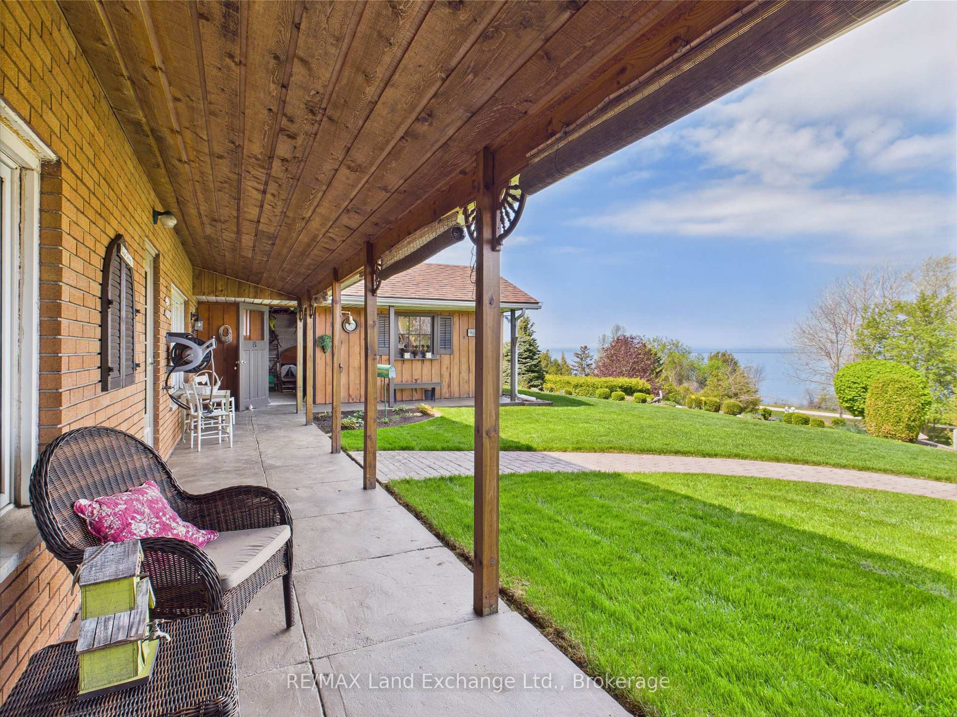 Photo 8 of 422 Penetangore Row, Kincardine — HOMEH