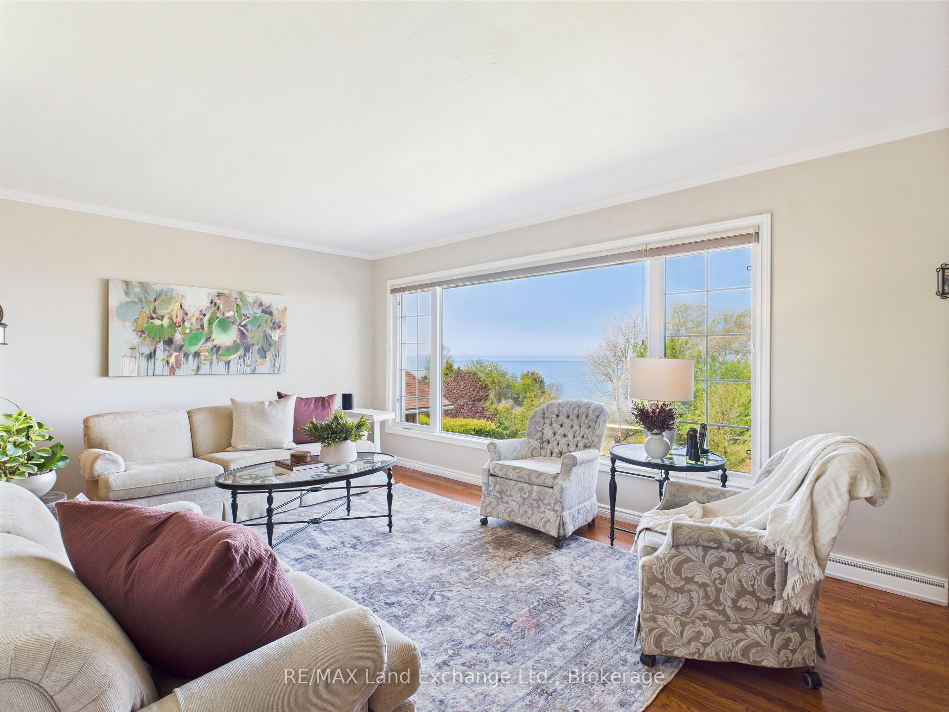 Photo 12 of 422 Penetangore Row, Kincardine — HOMEH