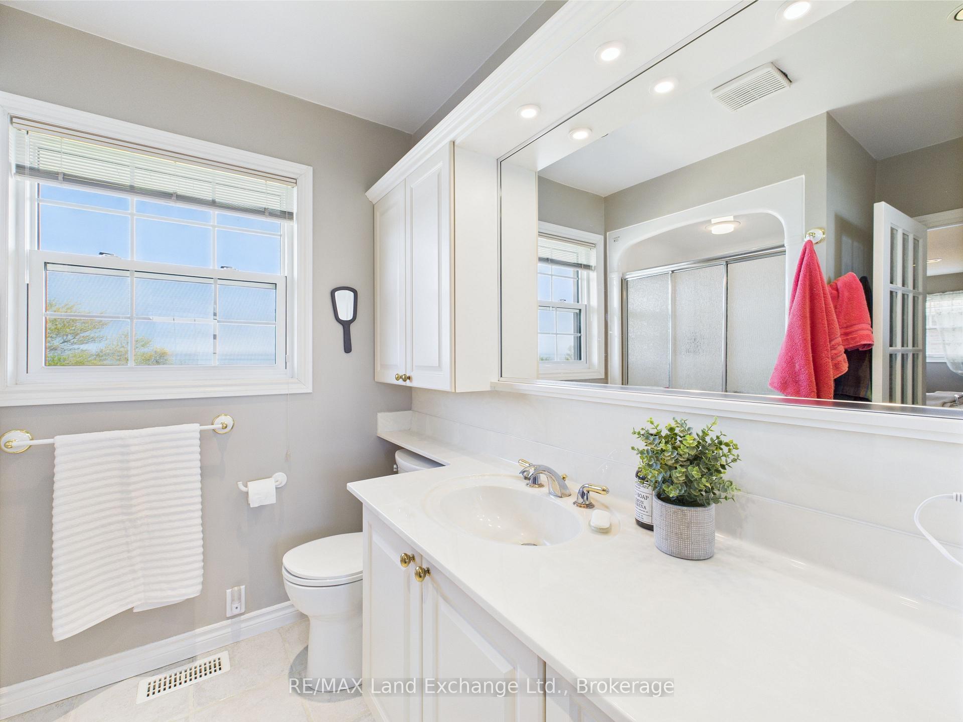 Photo 26 of 422 Penetangore Row, Kincardine — HOMEH