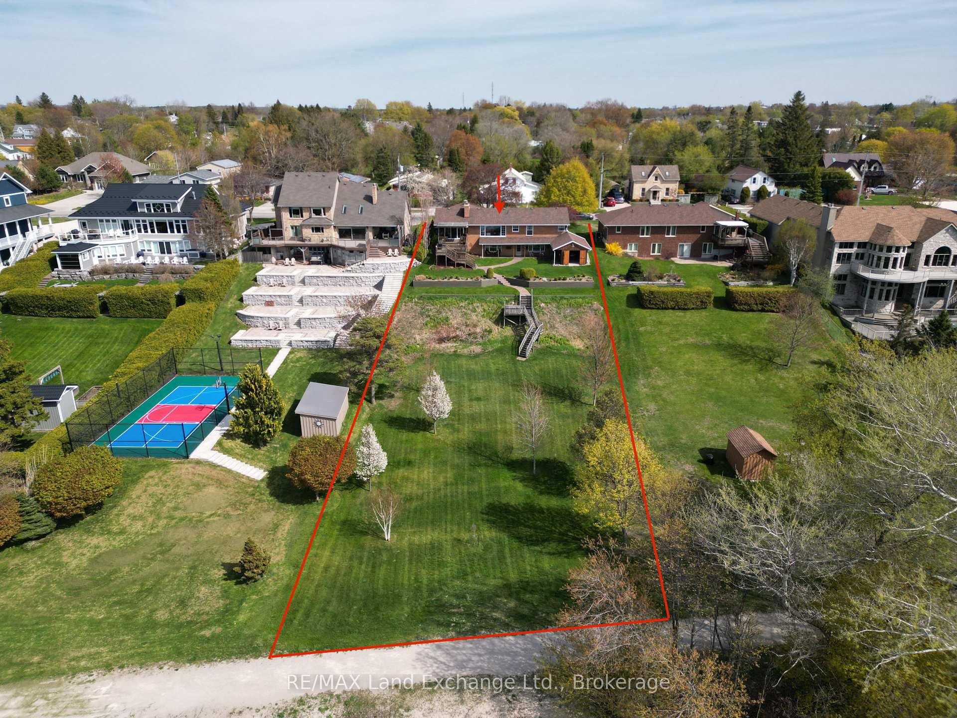 Photo 48 of 422 Penetangore Row, Kincardine — HOMEH