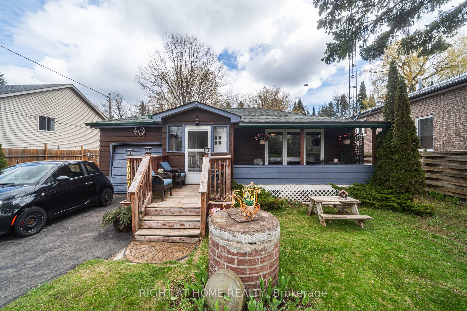 Photo of 1007 Ferrier Avenue
