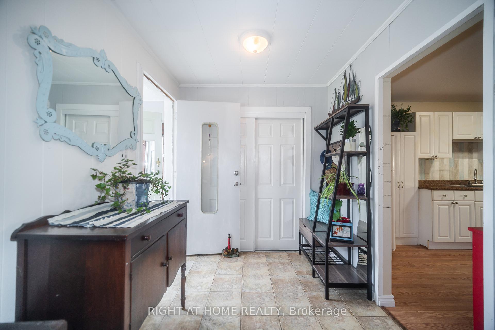Photo 6 of 1007 Ferrier Avenue, Innisfil, Lefroy — HOMEH