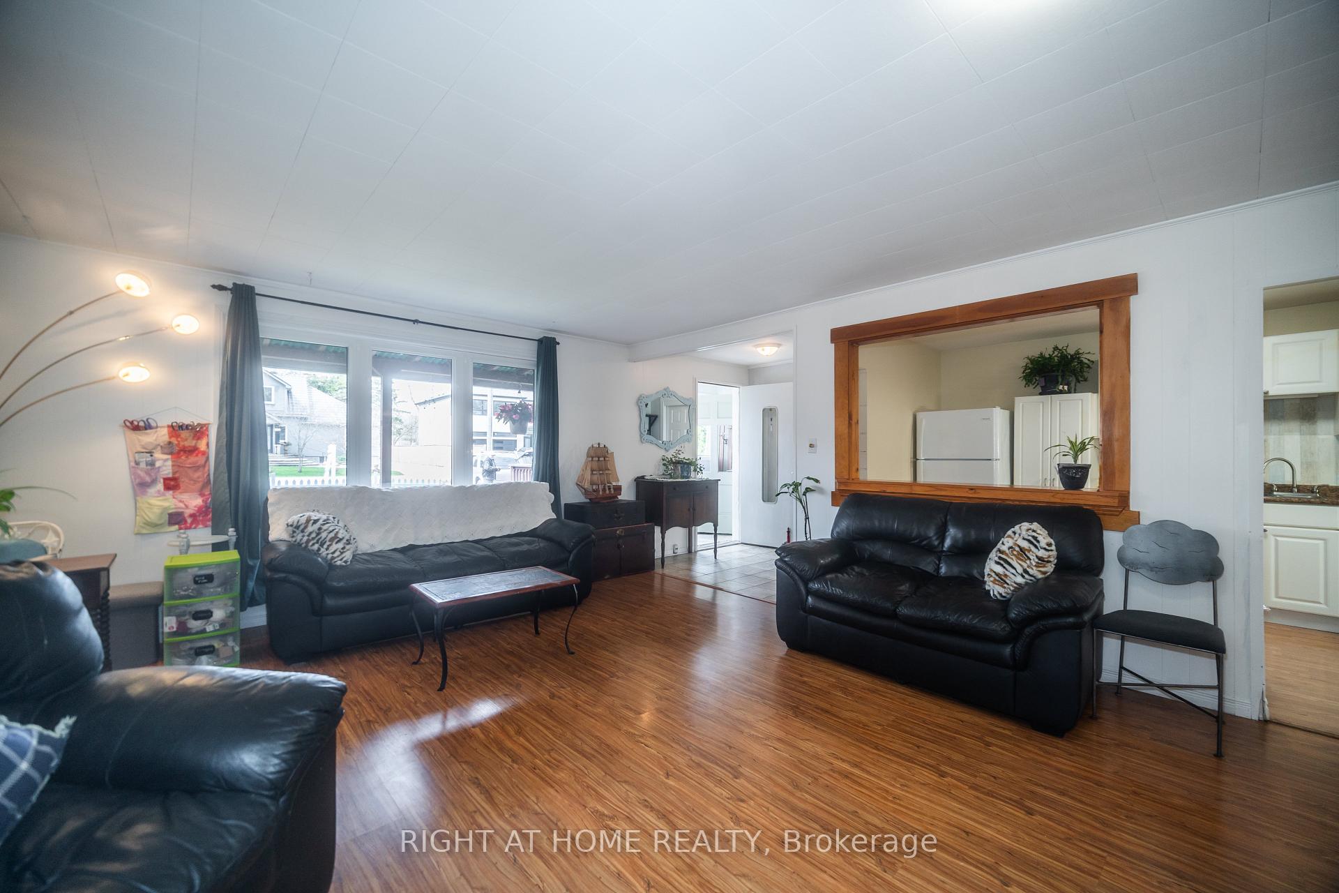 Photo 7 of 1007 Ferrier Avenue, Innisfil, Lefroy — HOMEH