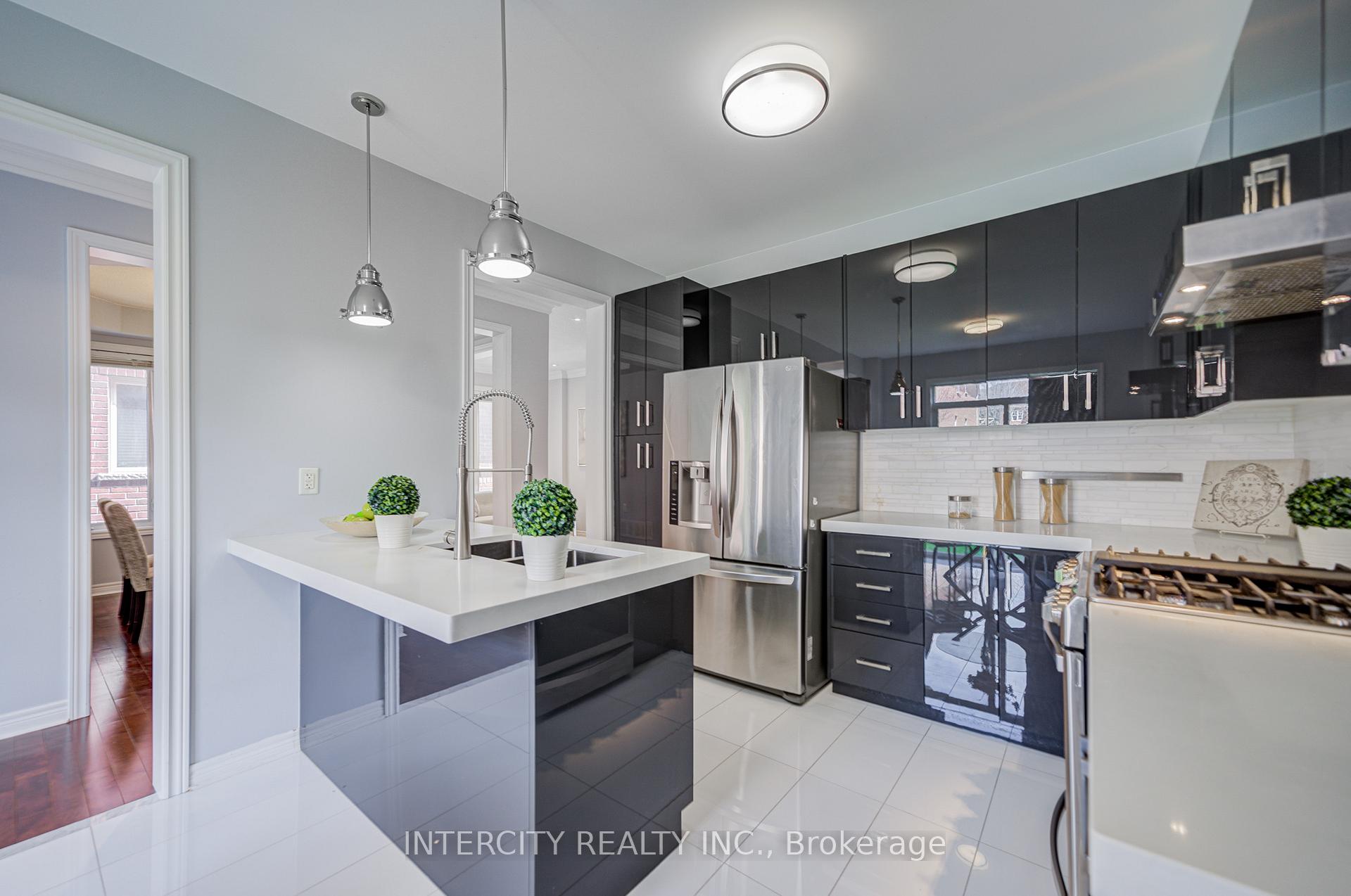 Photo 21 of 86 Princess Diana Drive, Markham, Cathedraltown — HOMEH